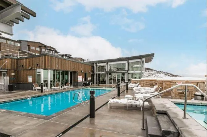 Property building, Swimming Pool in Apex at Park City