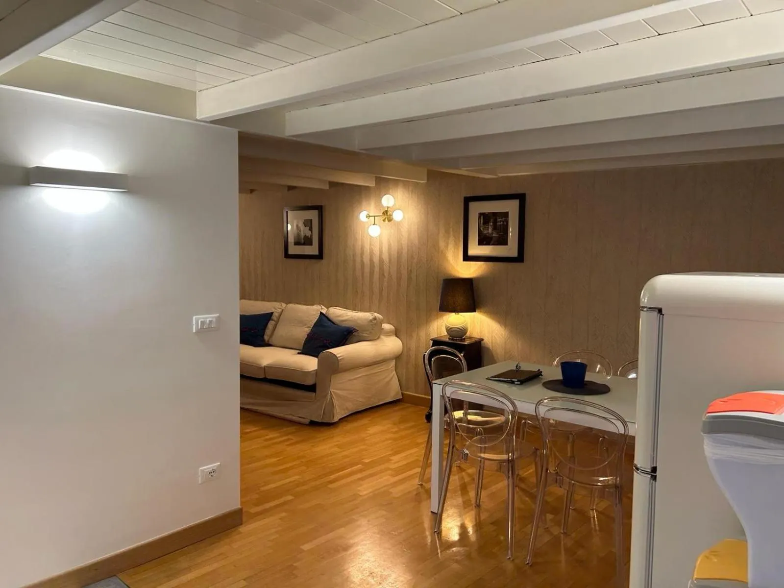 Seating area in Assunta Domus