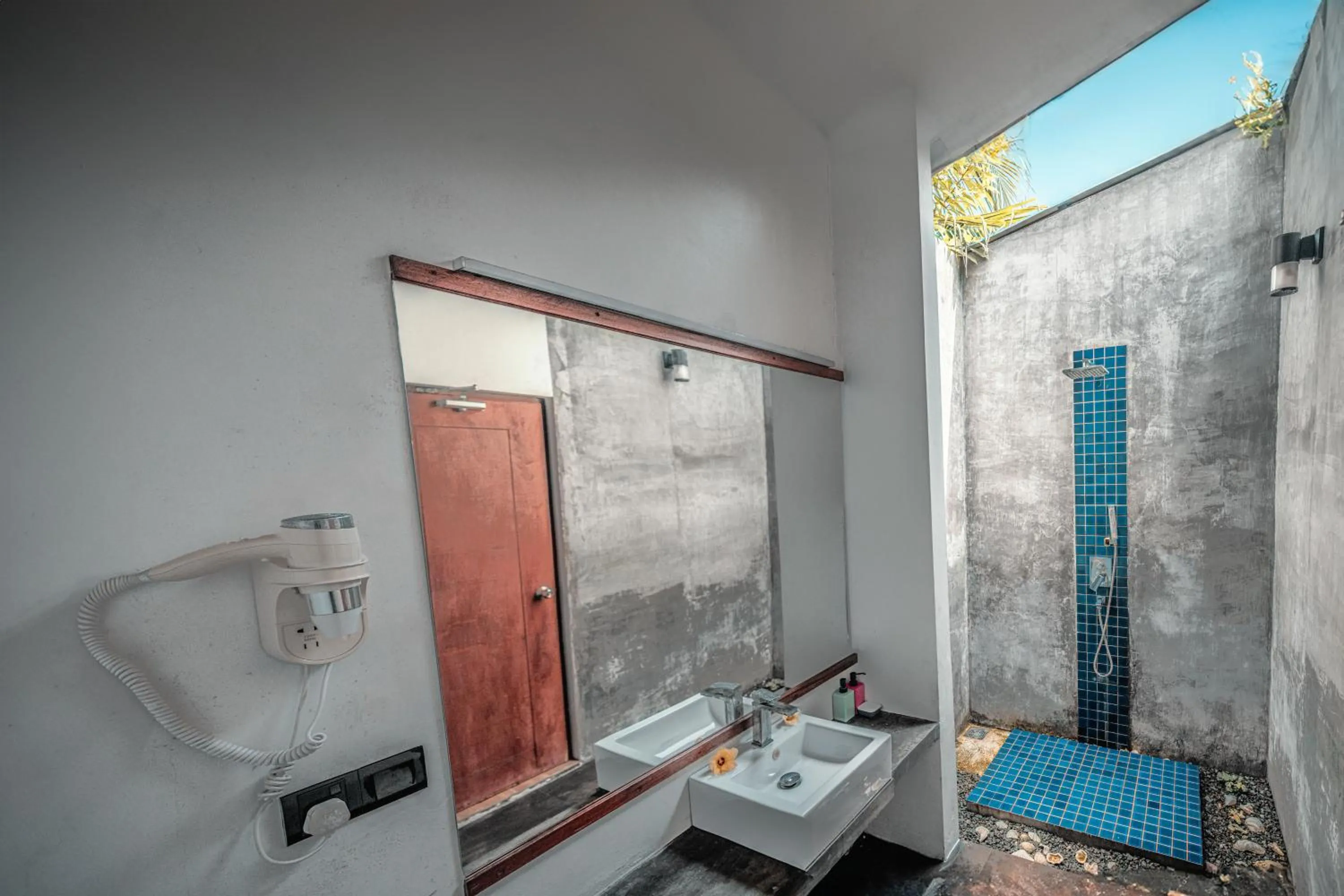 Shower in Madi Giri Guest House