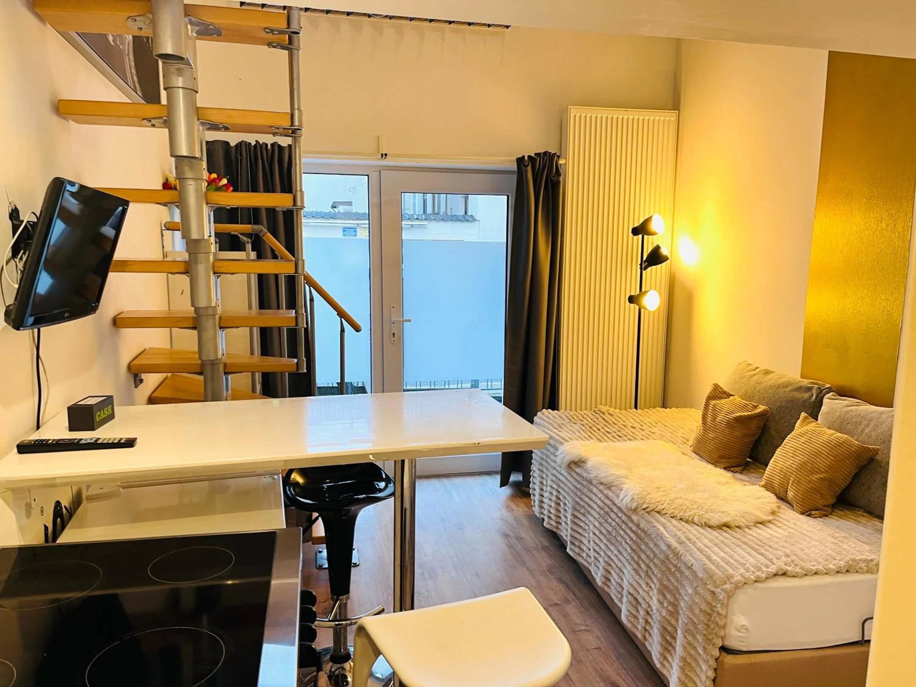 Duplex Apartment - single occupancy in Feldhouse