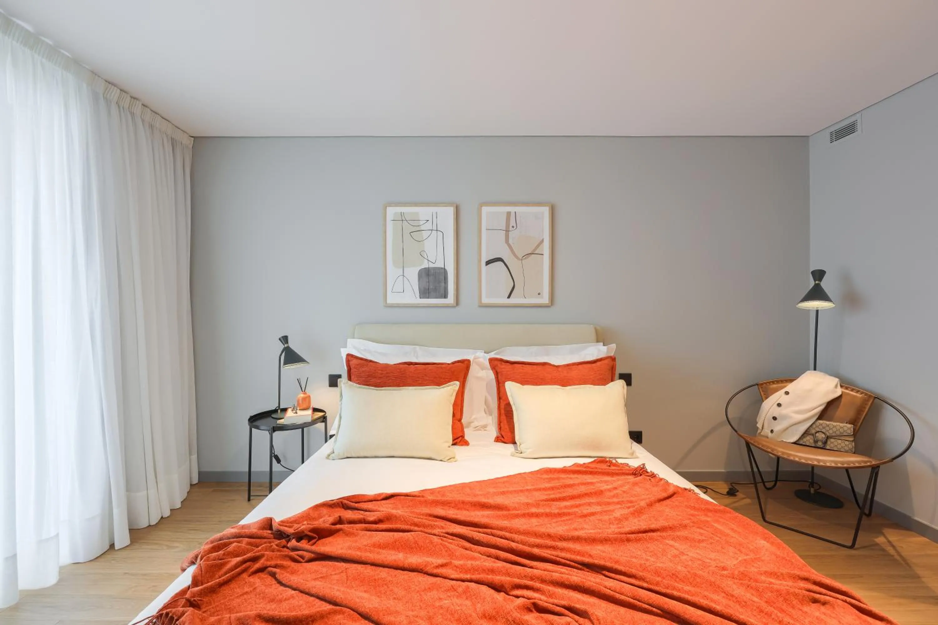 Bedroom, Bed in Nôma Living Icon Apartments