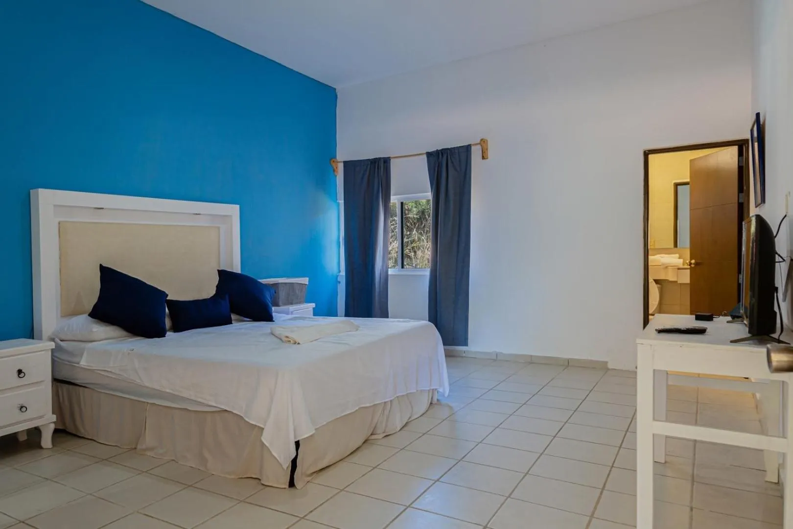 Bed in La Dulce Vista Hotel & Villas - Sierra Madre Puerto Vallarta