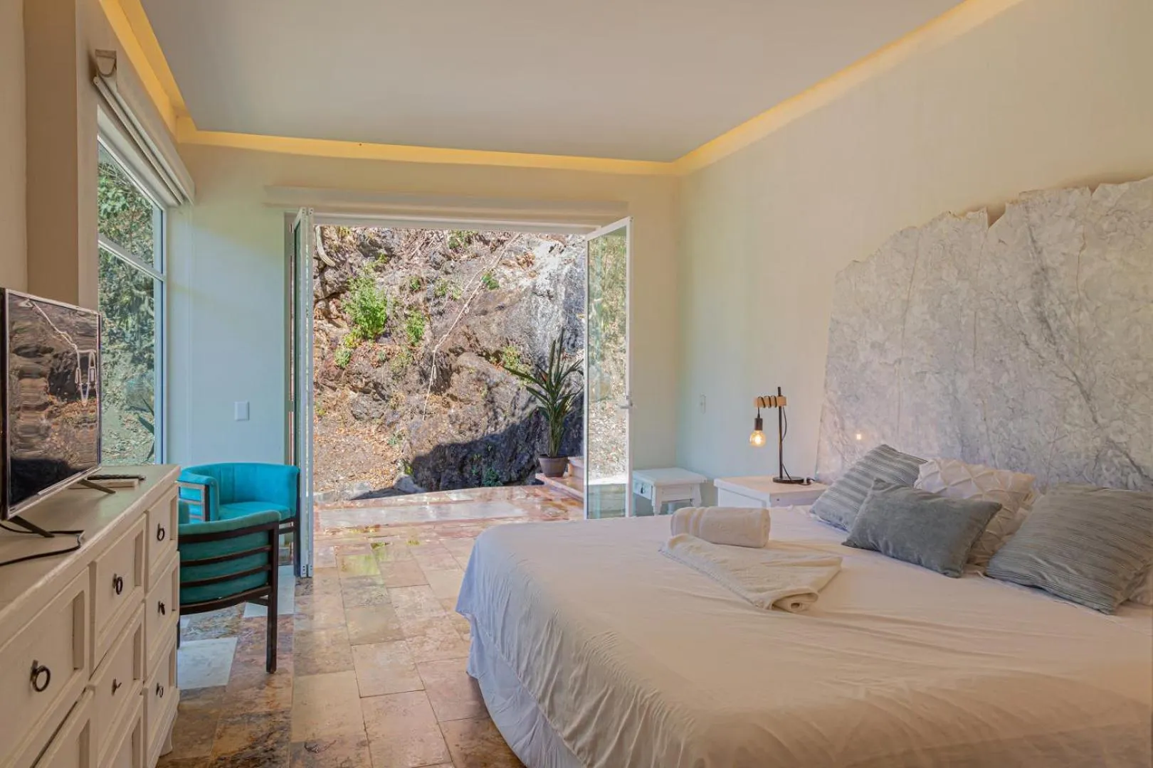 Bed in La Dulce Vista Hotel & Villas - Sierra Madre Puerto Vallarta