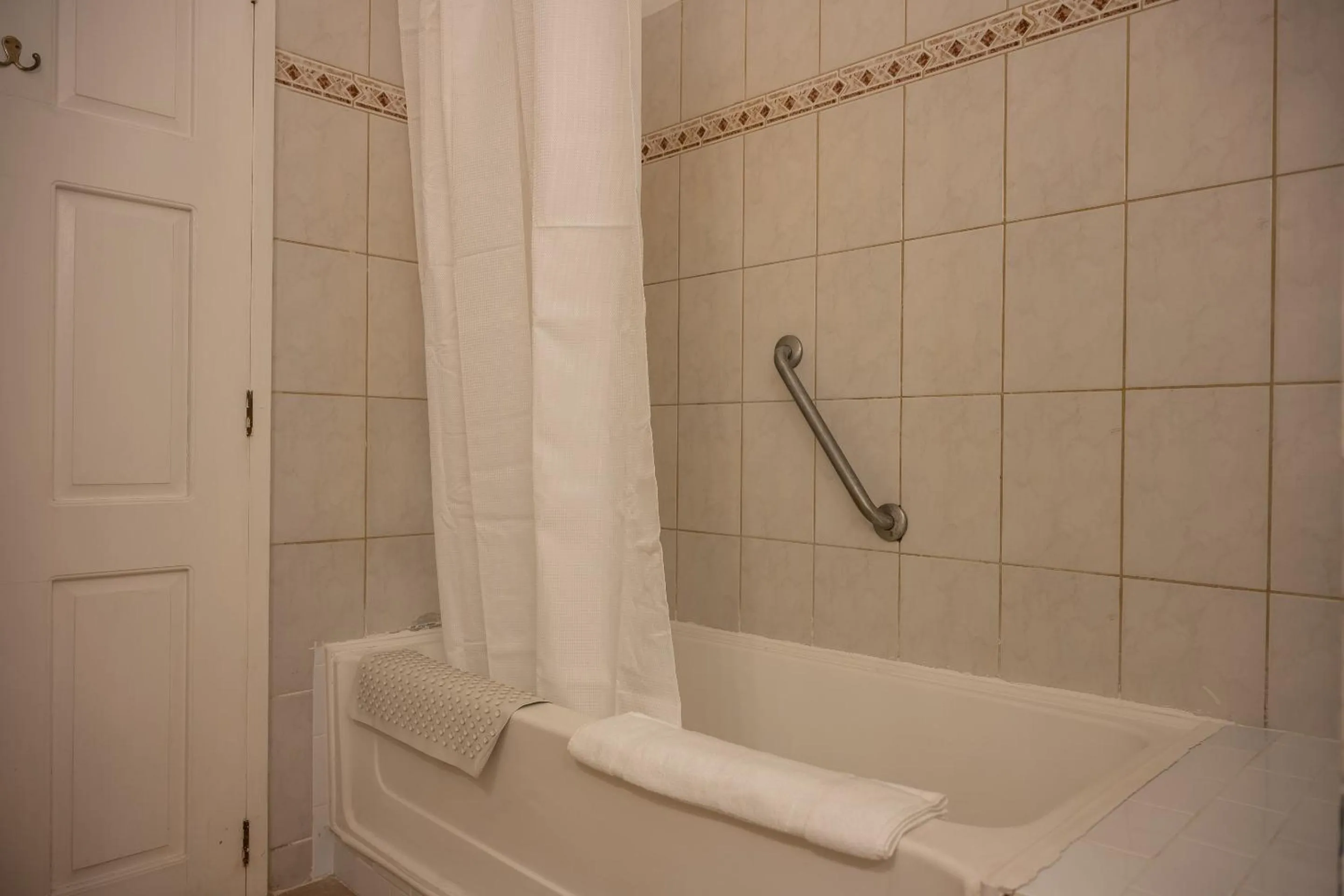 Shower in Grand Coastal Hotel