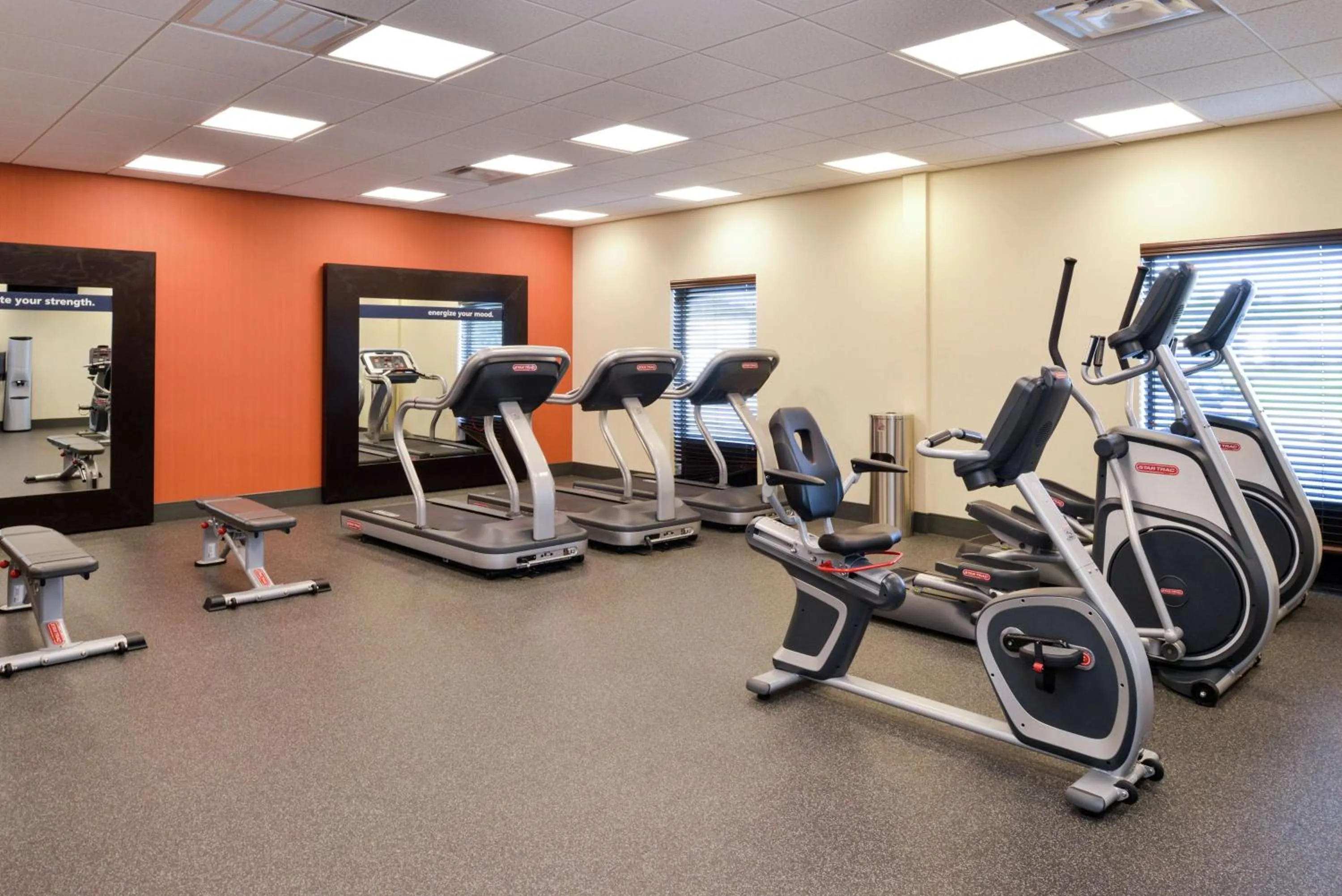 Fitness centre/facilities in Hampton Inn & Suites by Hilton Lonoke