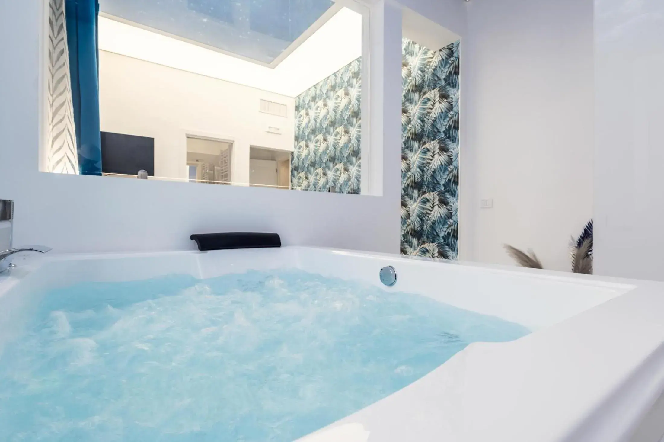 Queen Room with Spa Bath - single occupancy in PalazzoBellini Queen Room with Spa Bath - single occupancy in PalazzoBellini