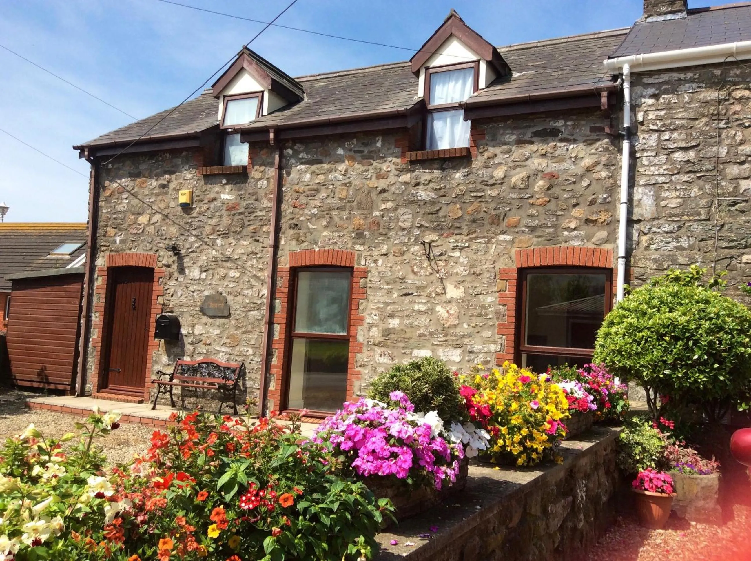Three-Bedroom House in Y Buarth