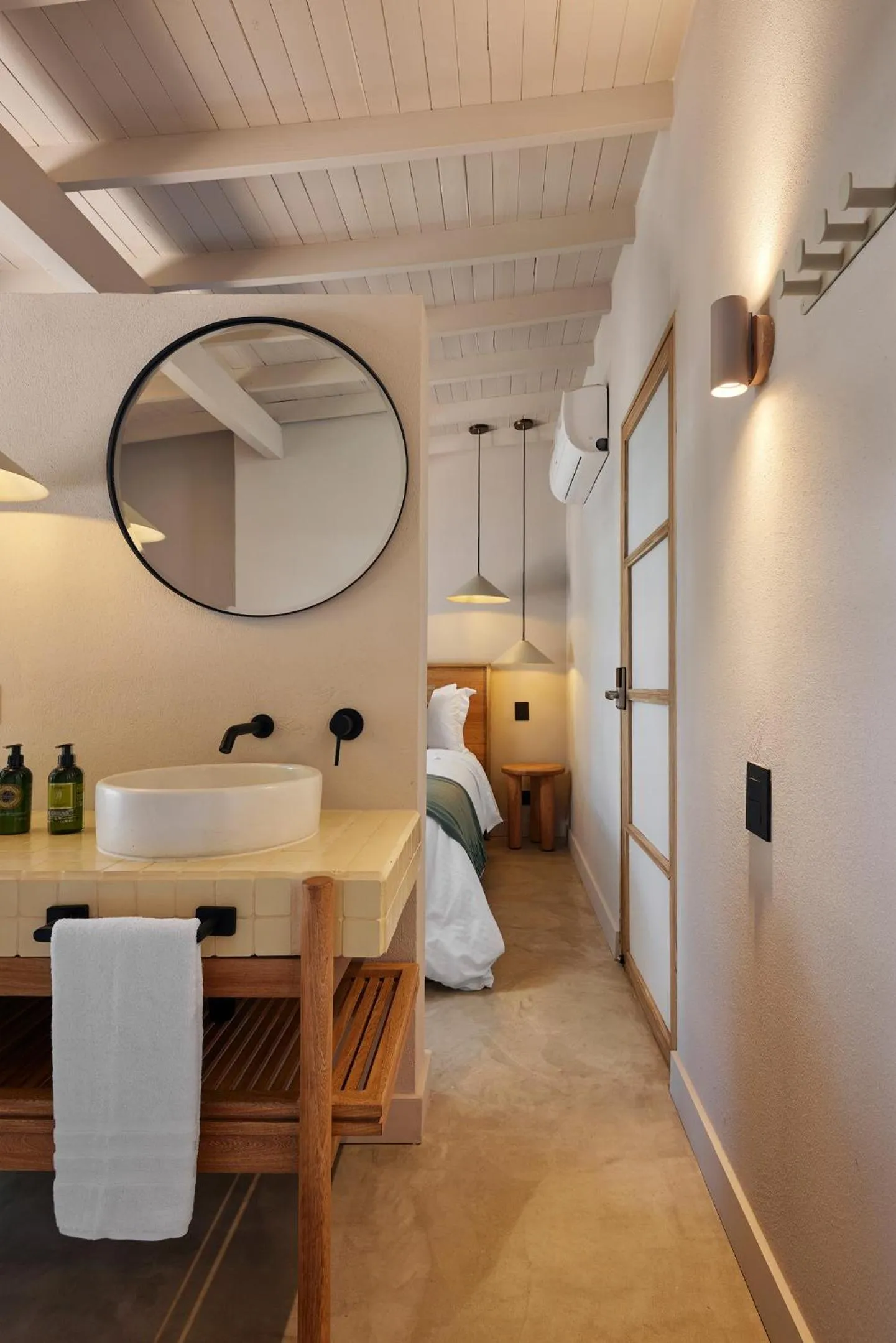 Bathroom, Bed in Antipoda Hotel Boutique
