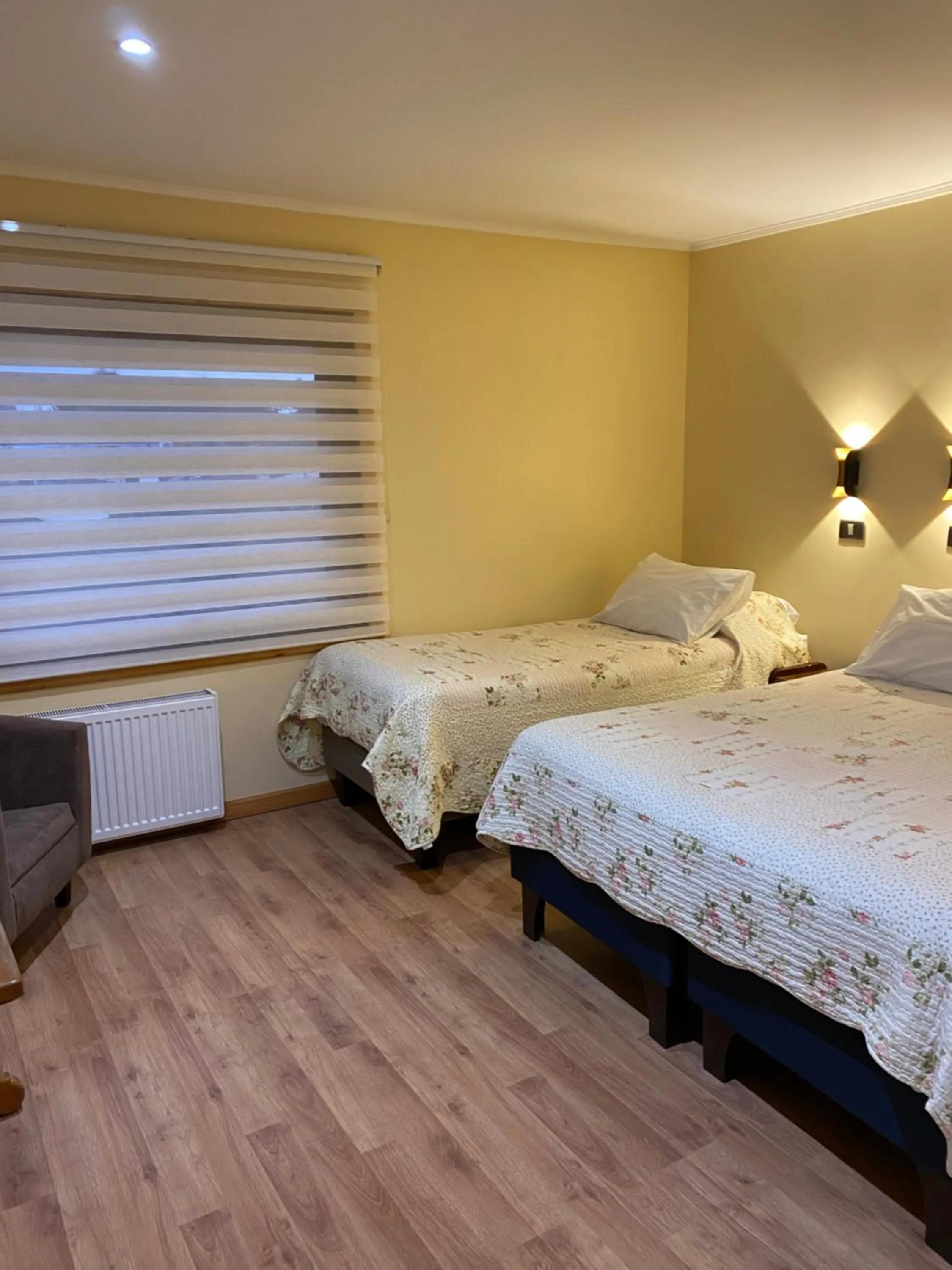 TV and multimedia, Bed in Hostal Graciela