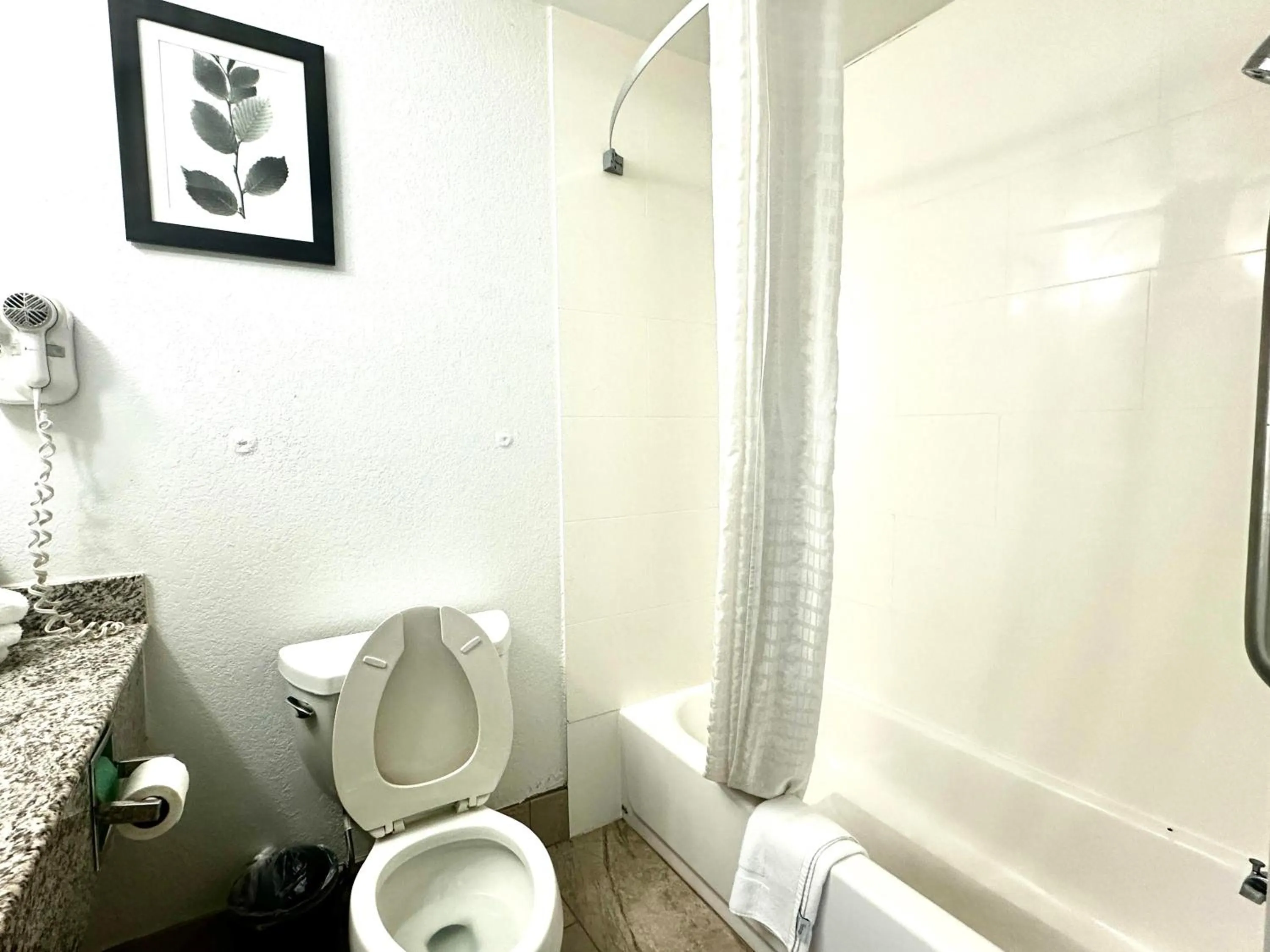 Bathroom in Radiant Inn and Suites
