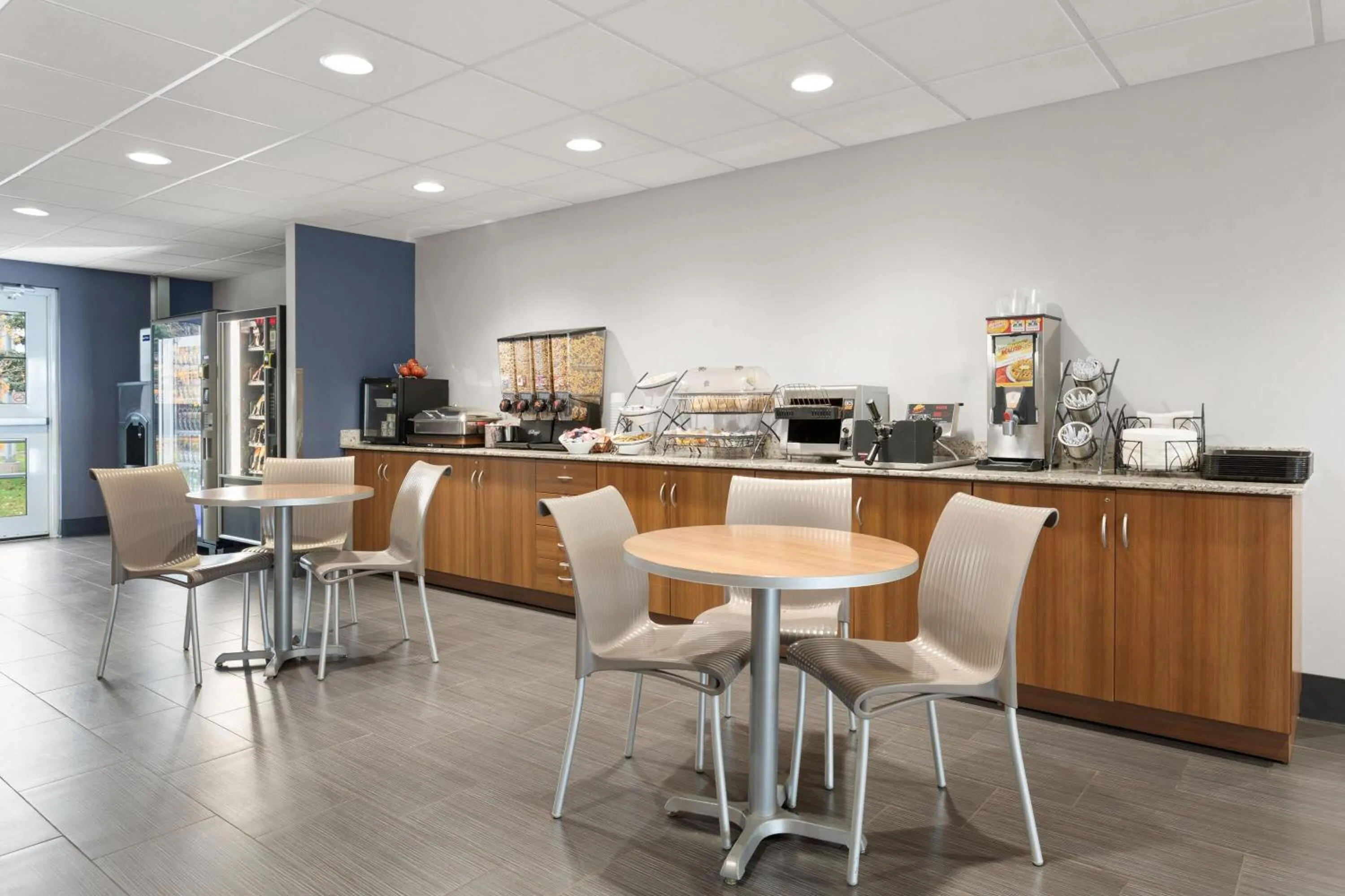 Breakfast in Microtel Inn & Suites Sault Ste. Marie