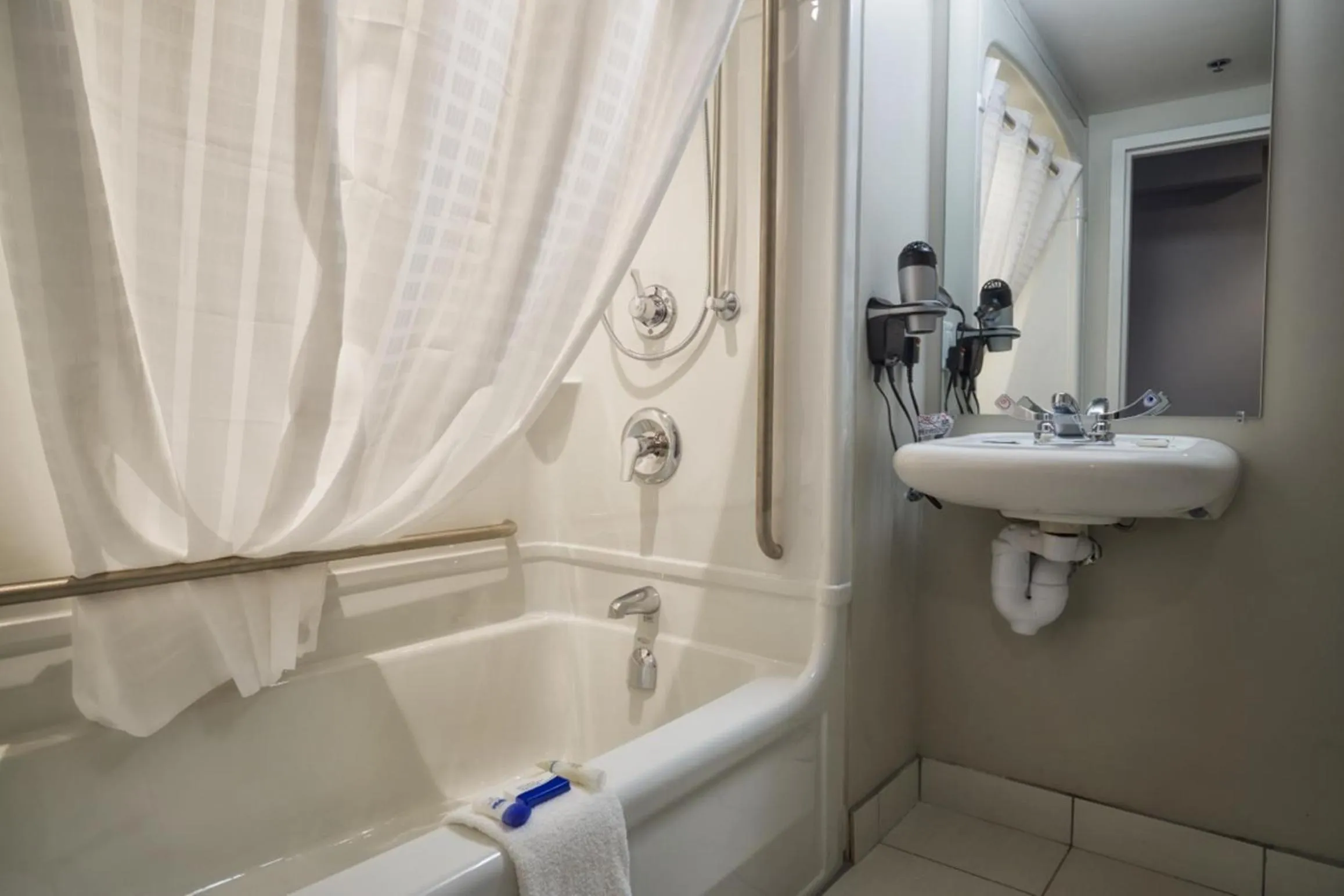 Hot Tub in Microtel Inn & Suites Sault Ste. Marie