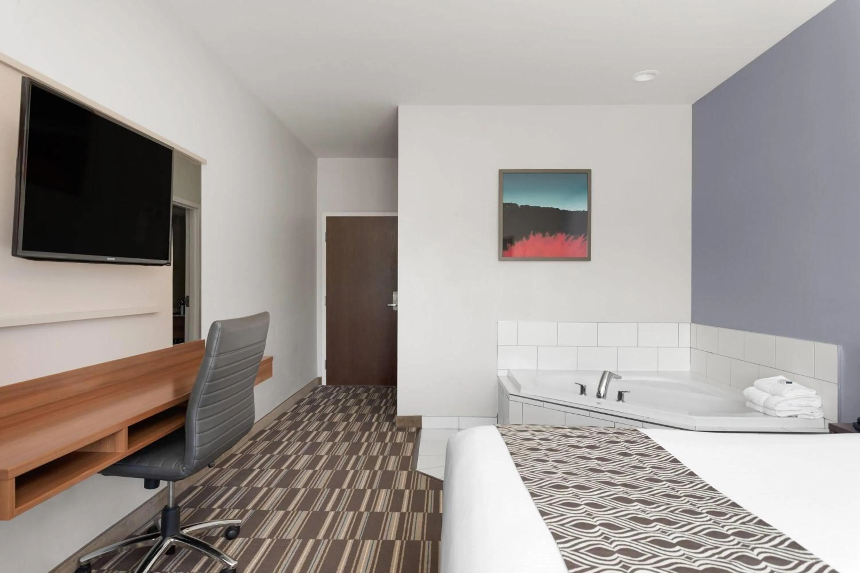 Bath, Bed in Microtel Inn & Suites Sault Ste. Marie