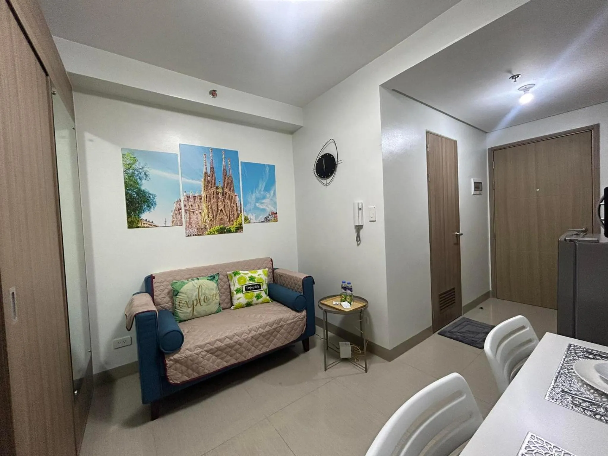 Living room in Shore Residences MOA Dynastel Staycation