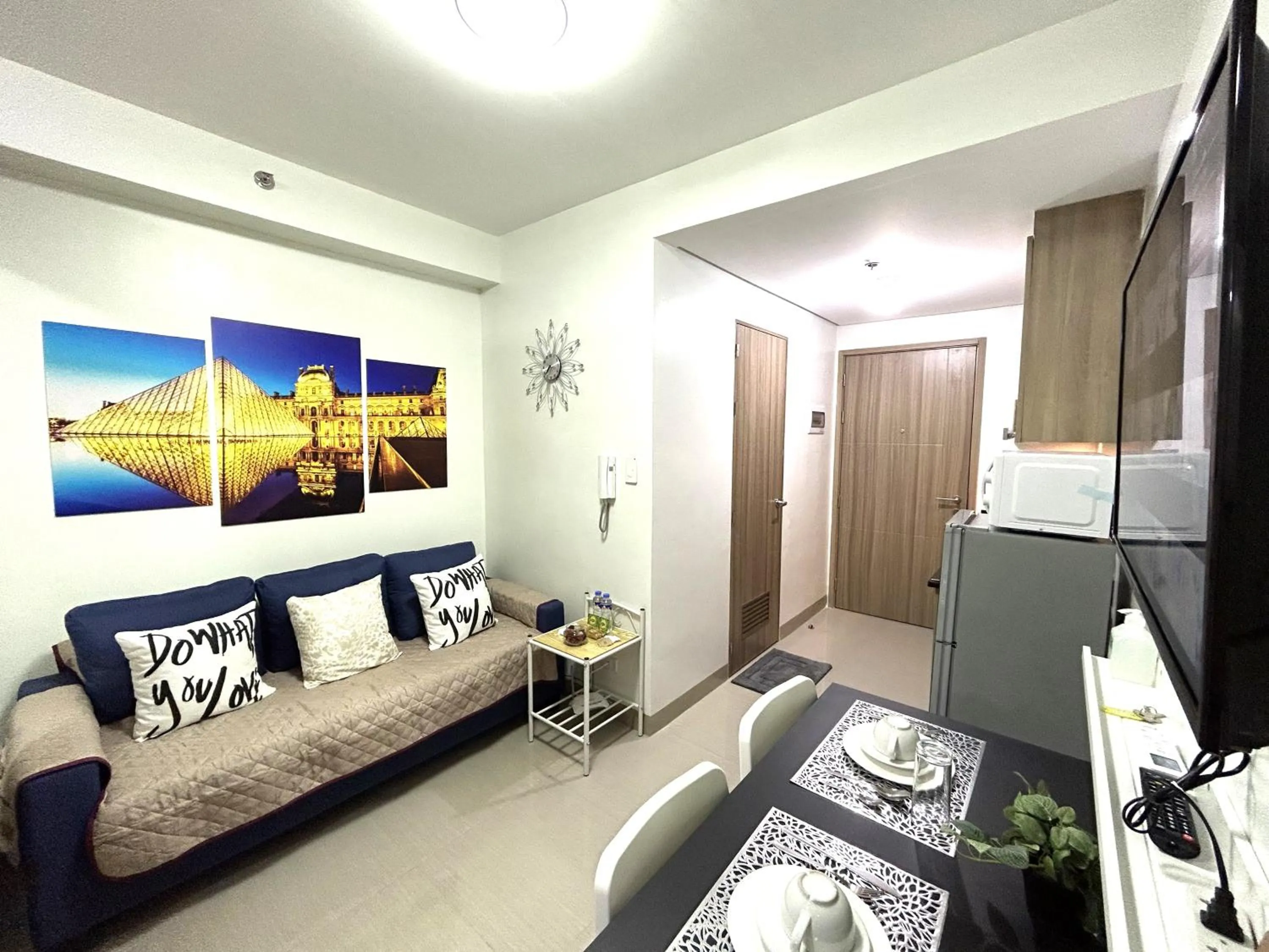 Living room in Shore Residences MOA Dynastel Staycation