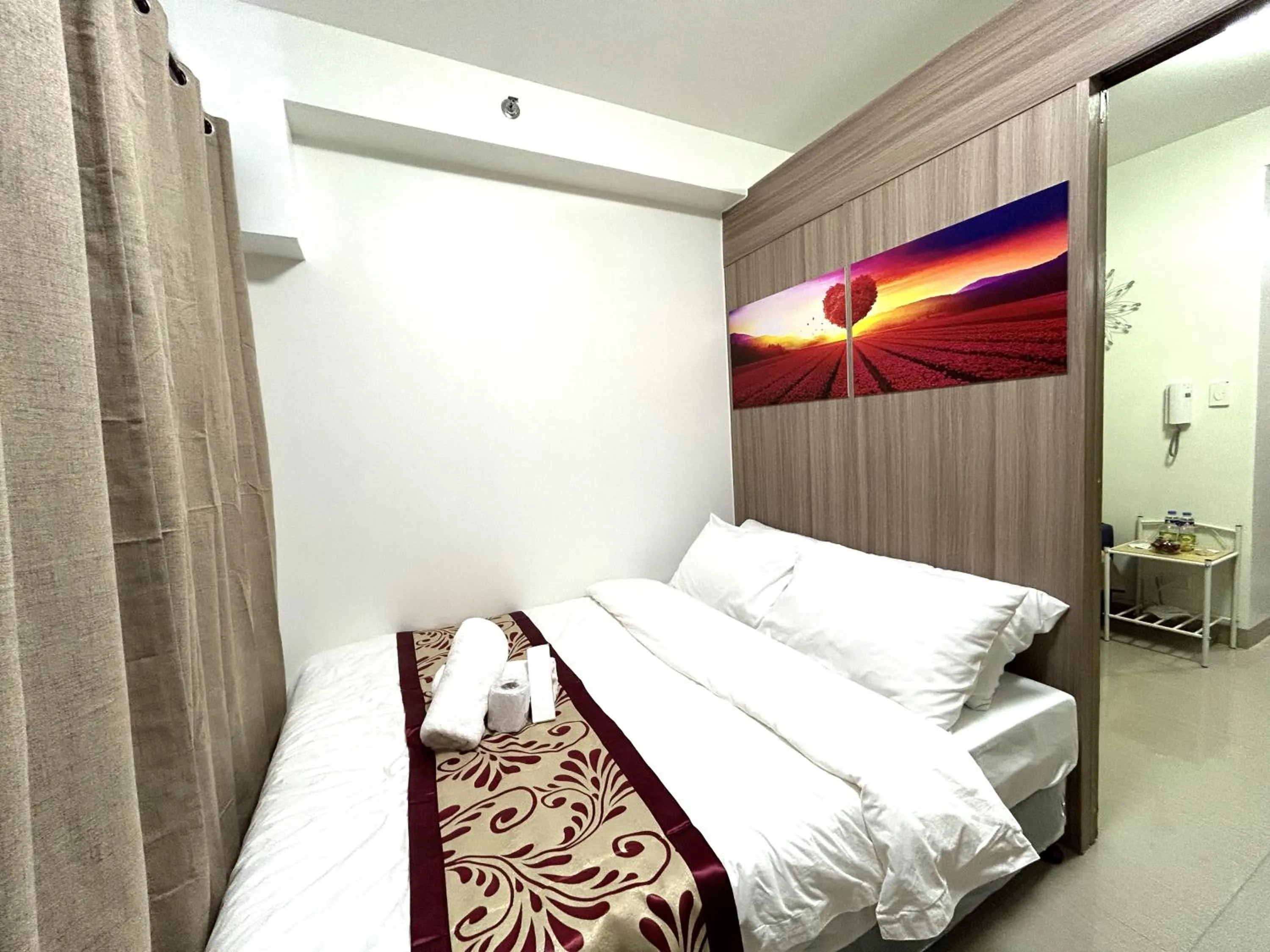 Bedroom, Bed in Shore Residences MOA Dynastel Staycation