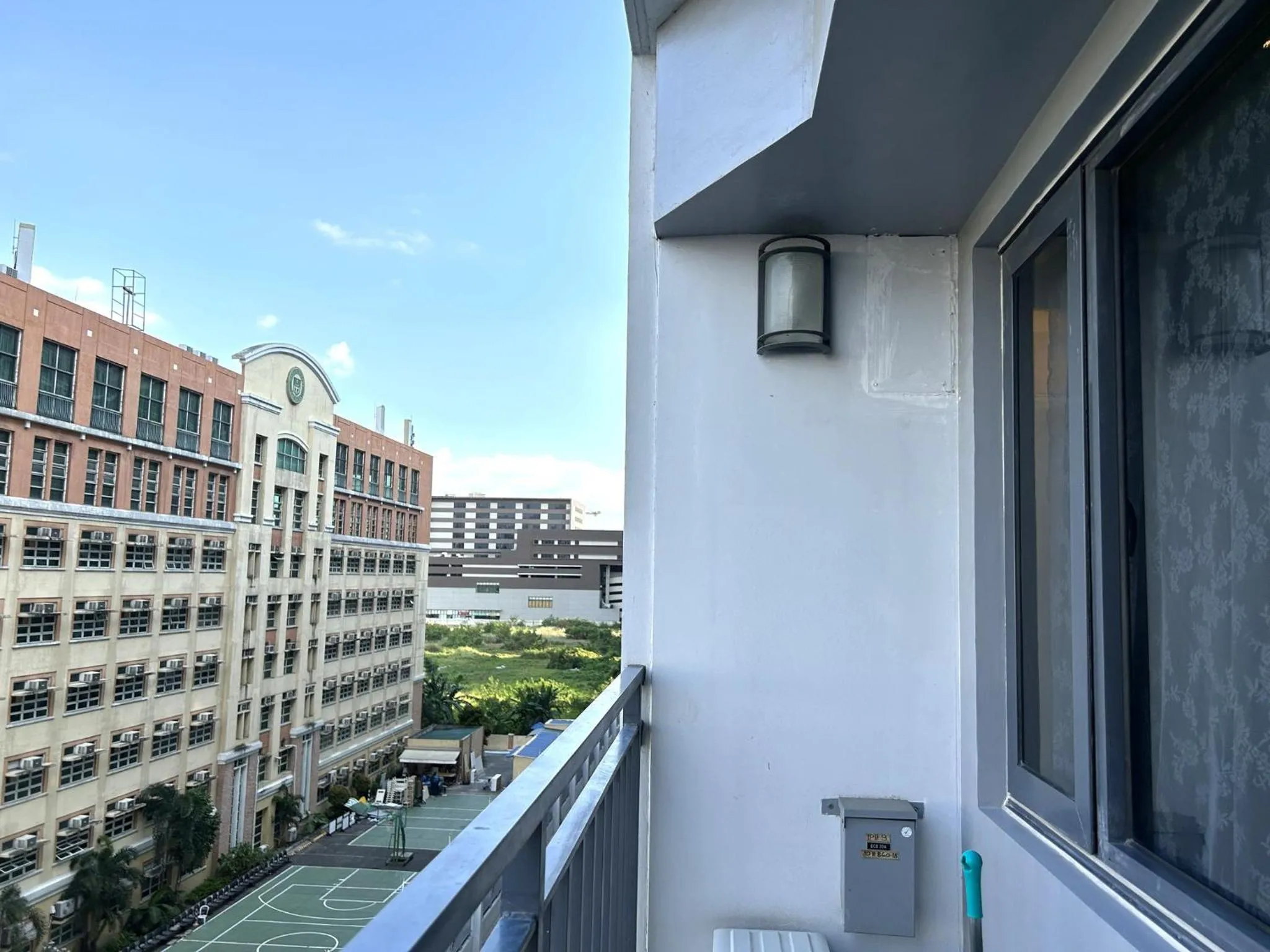 Balcony/Terrace in Shore Residences MOA Dynastel Staycation