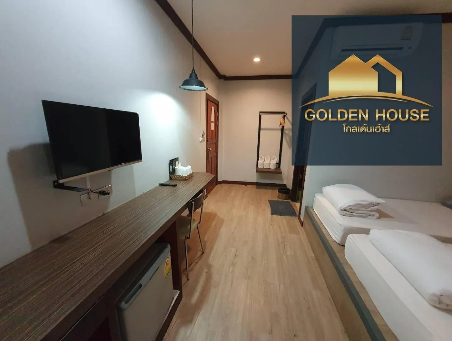 TV and multimedia, Bed in Golden House Hotel Sakaeo