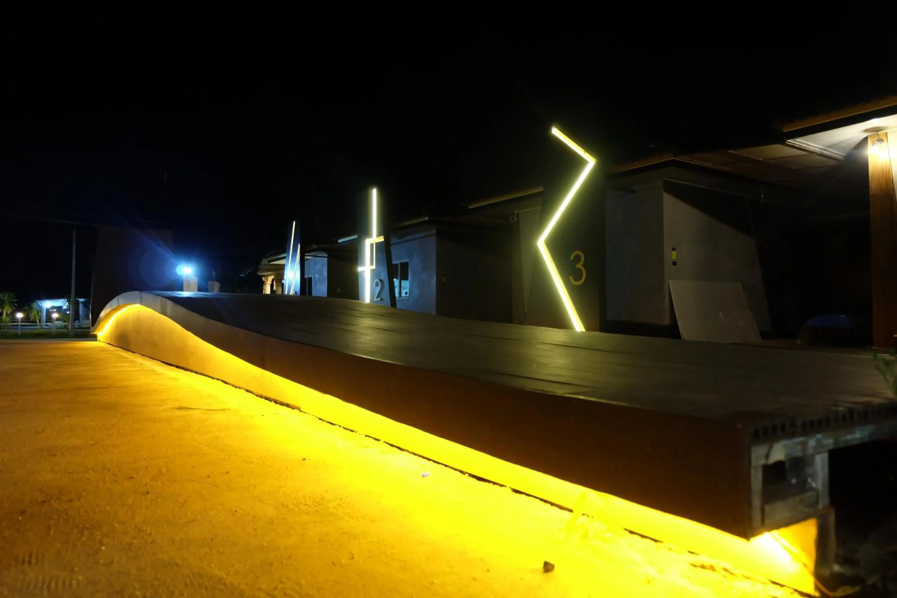 Property building in Golden House Hotel Sakaeo