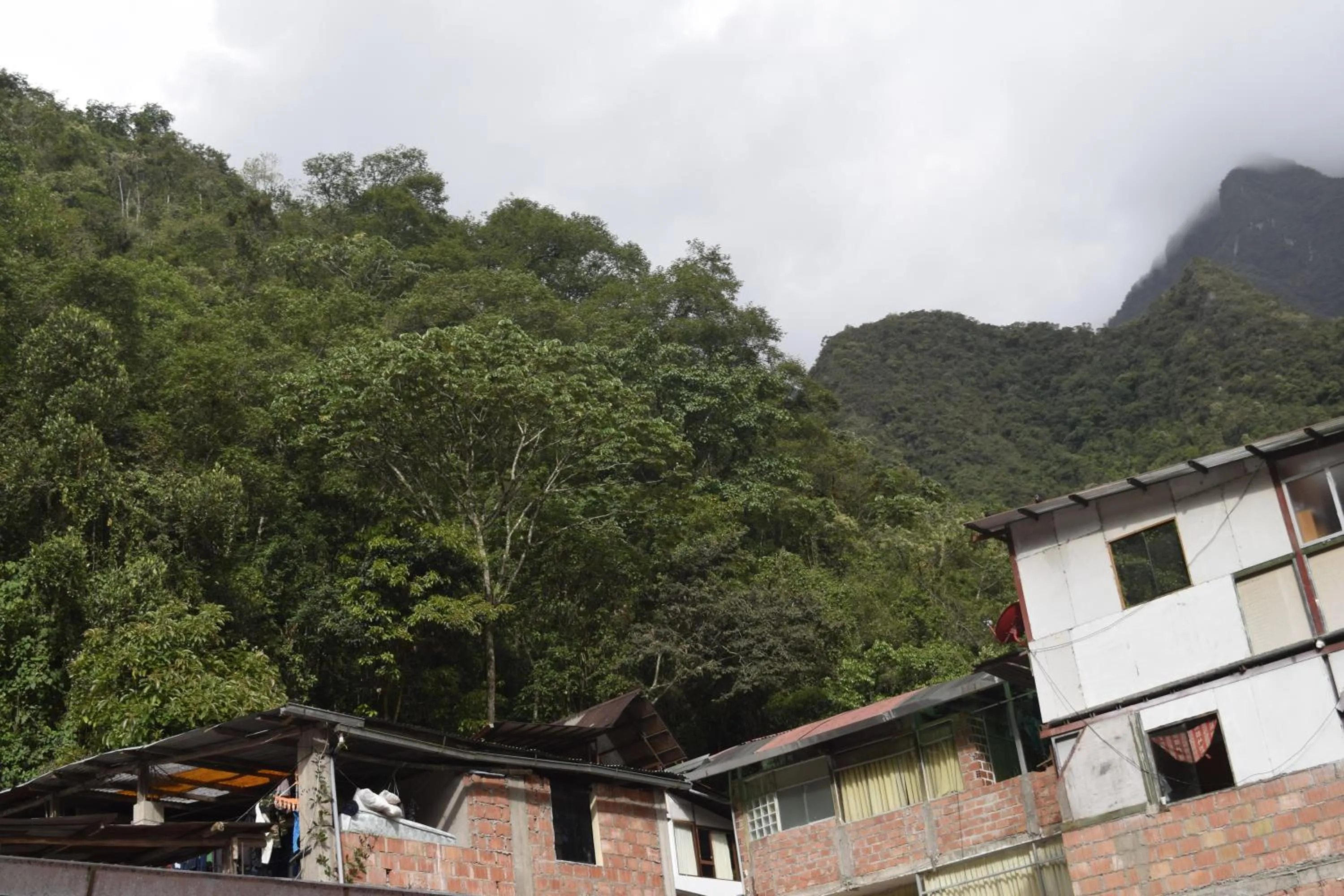 Mountain view in Hostel VALLE DORADO MACHUPICCHU