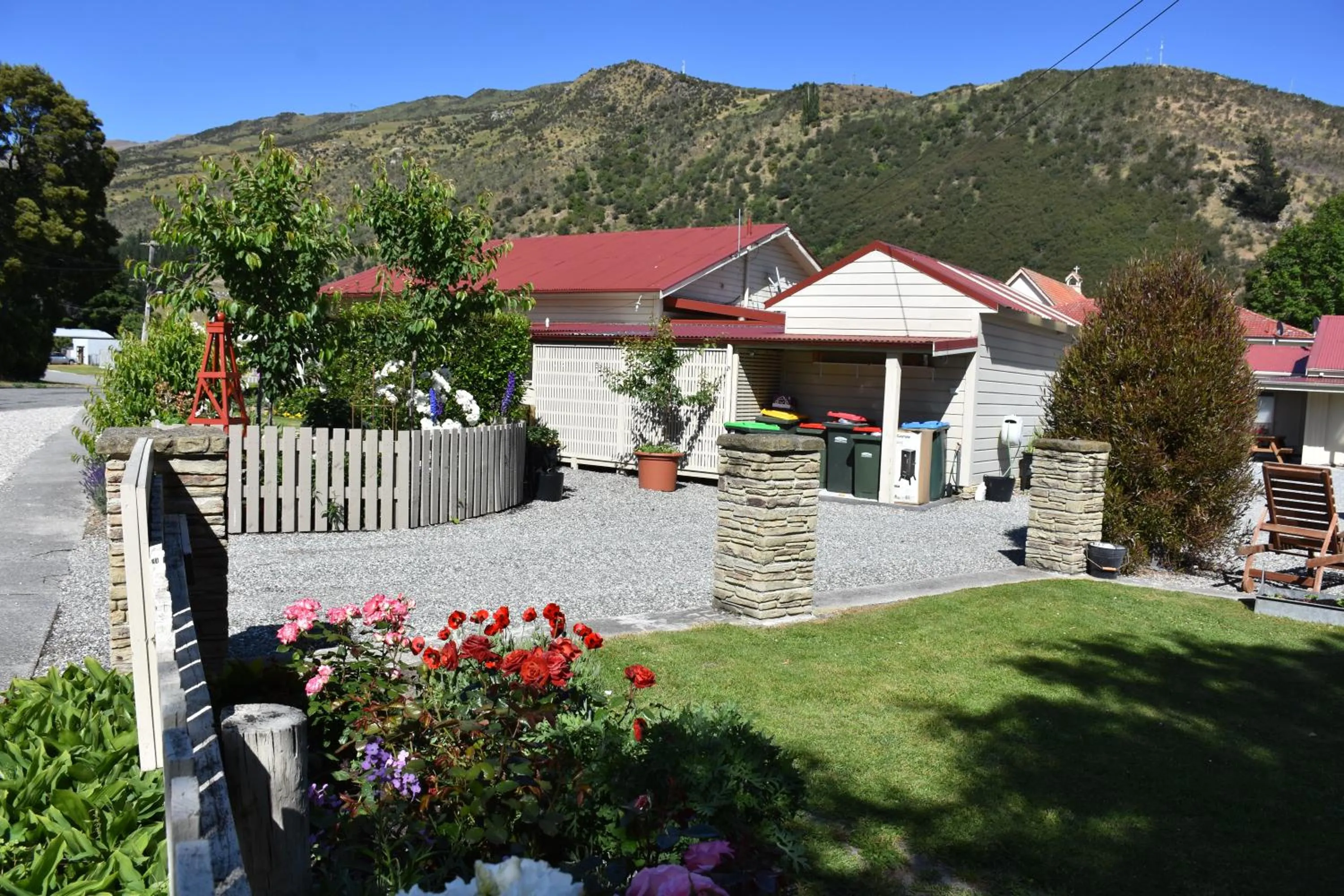 Garden in Roxburgh Motels
