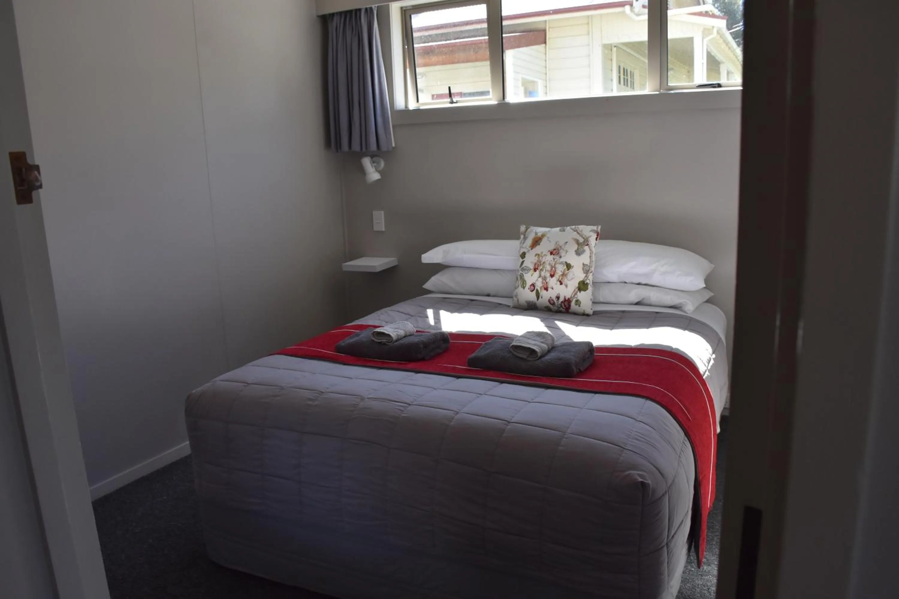 Bed in Roxburgh Motels