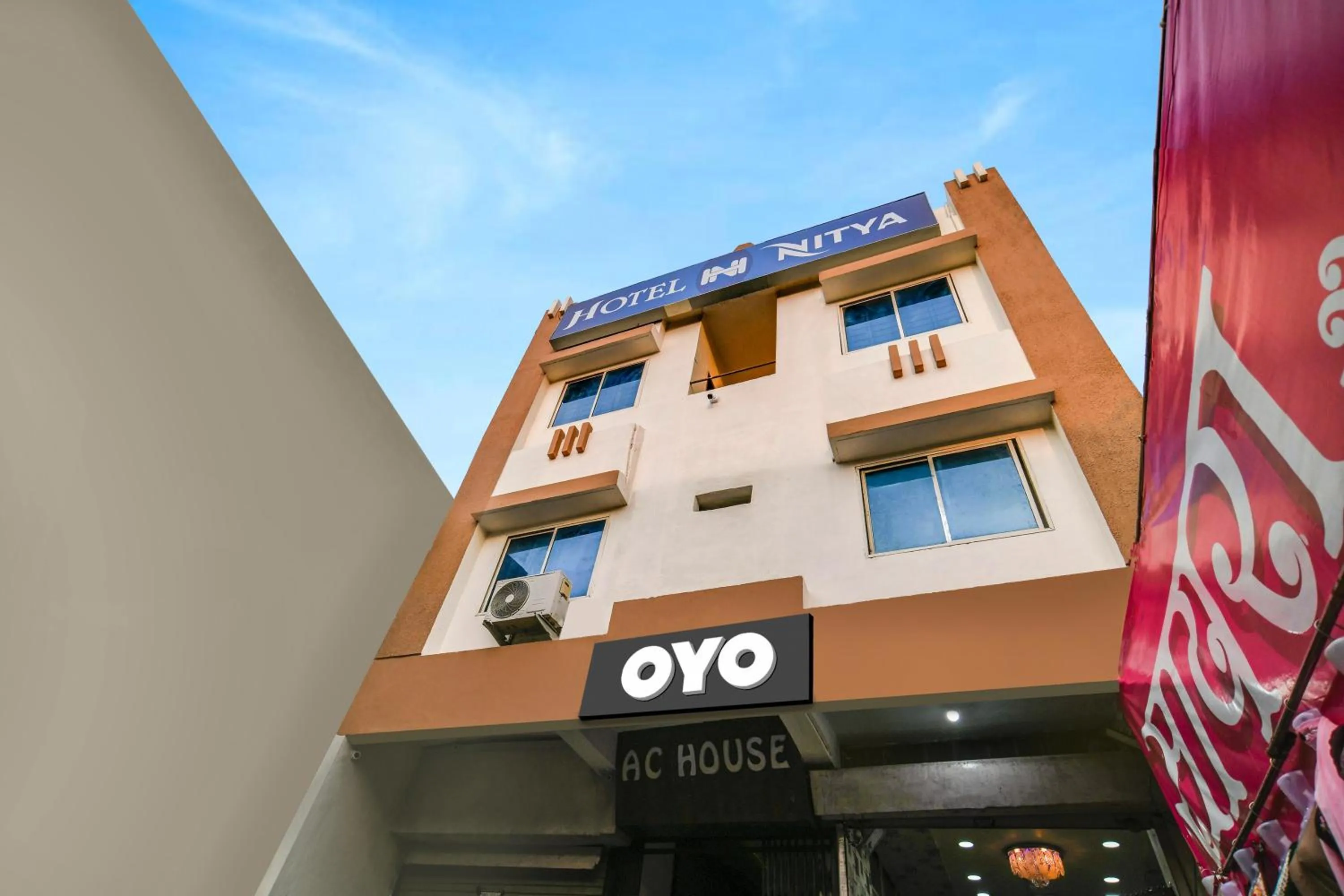 Facade/entrance in Hotel O Nitya