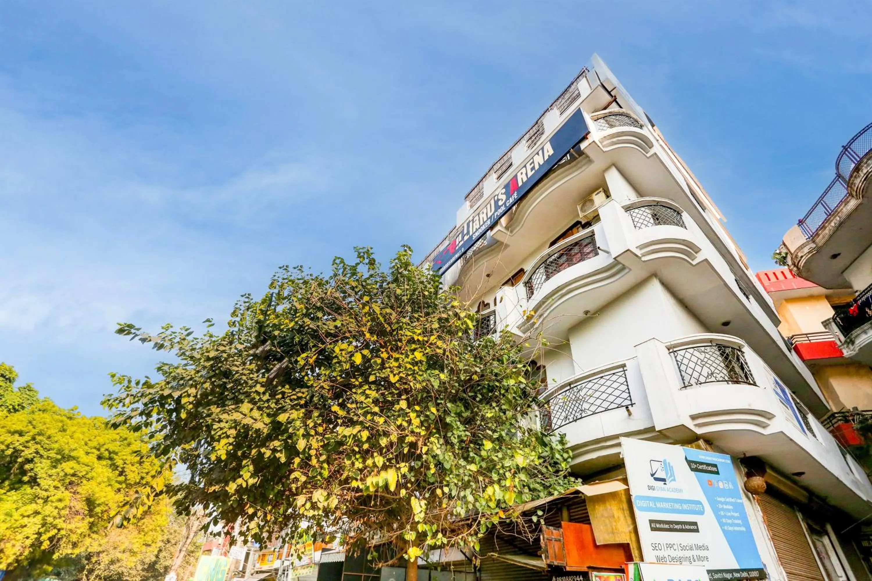 Facade/entrance in Hotel O KC