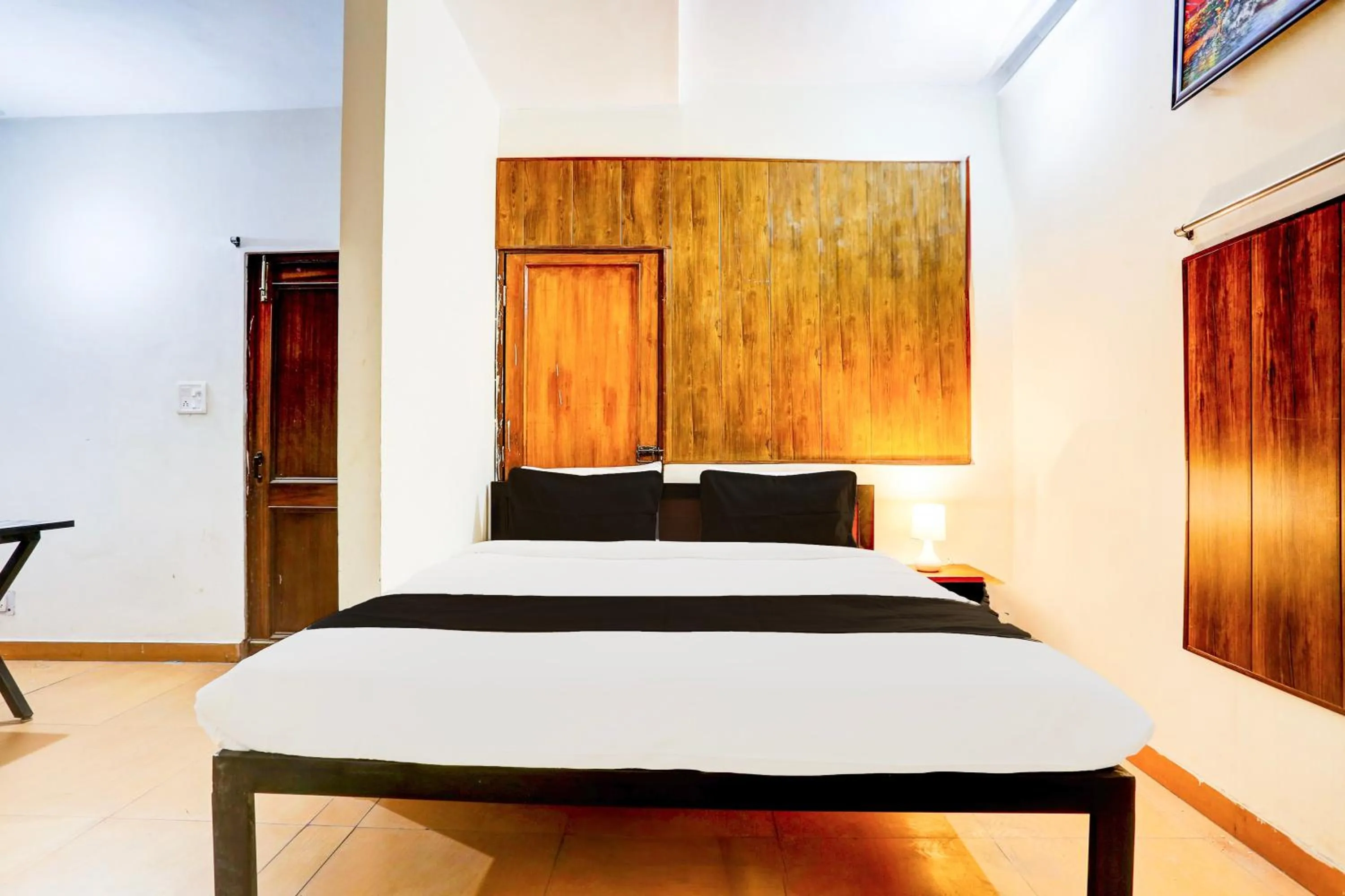 Bathroom, Bed in Hotel O KC