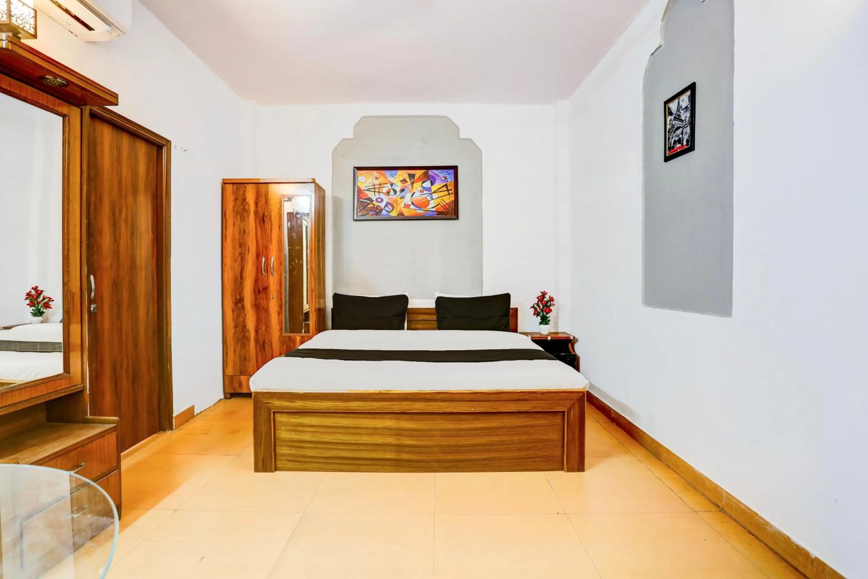Bedroom in Hotel O KC