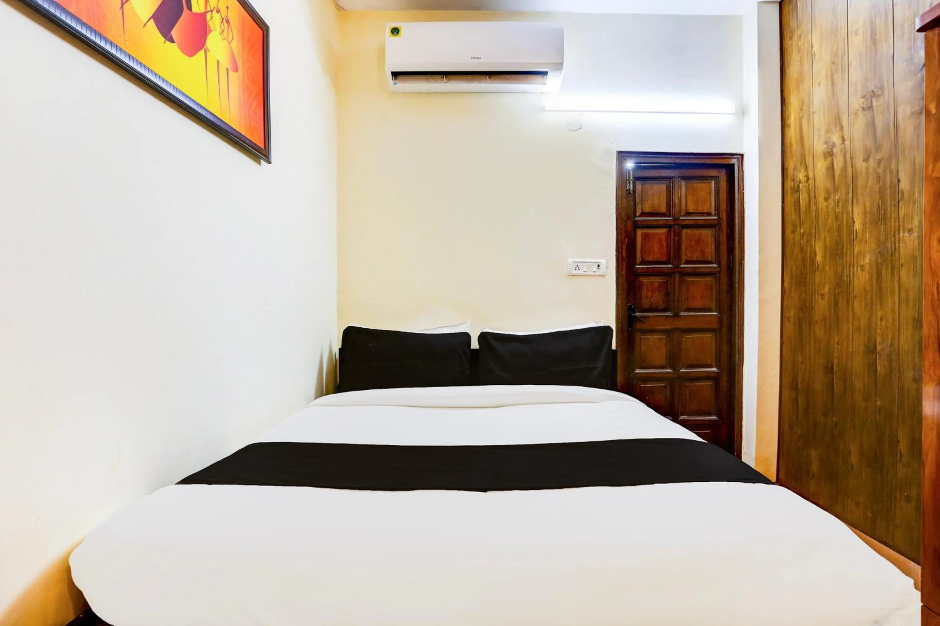 Bedroom in Hotel O KC
