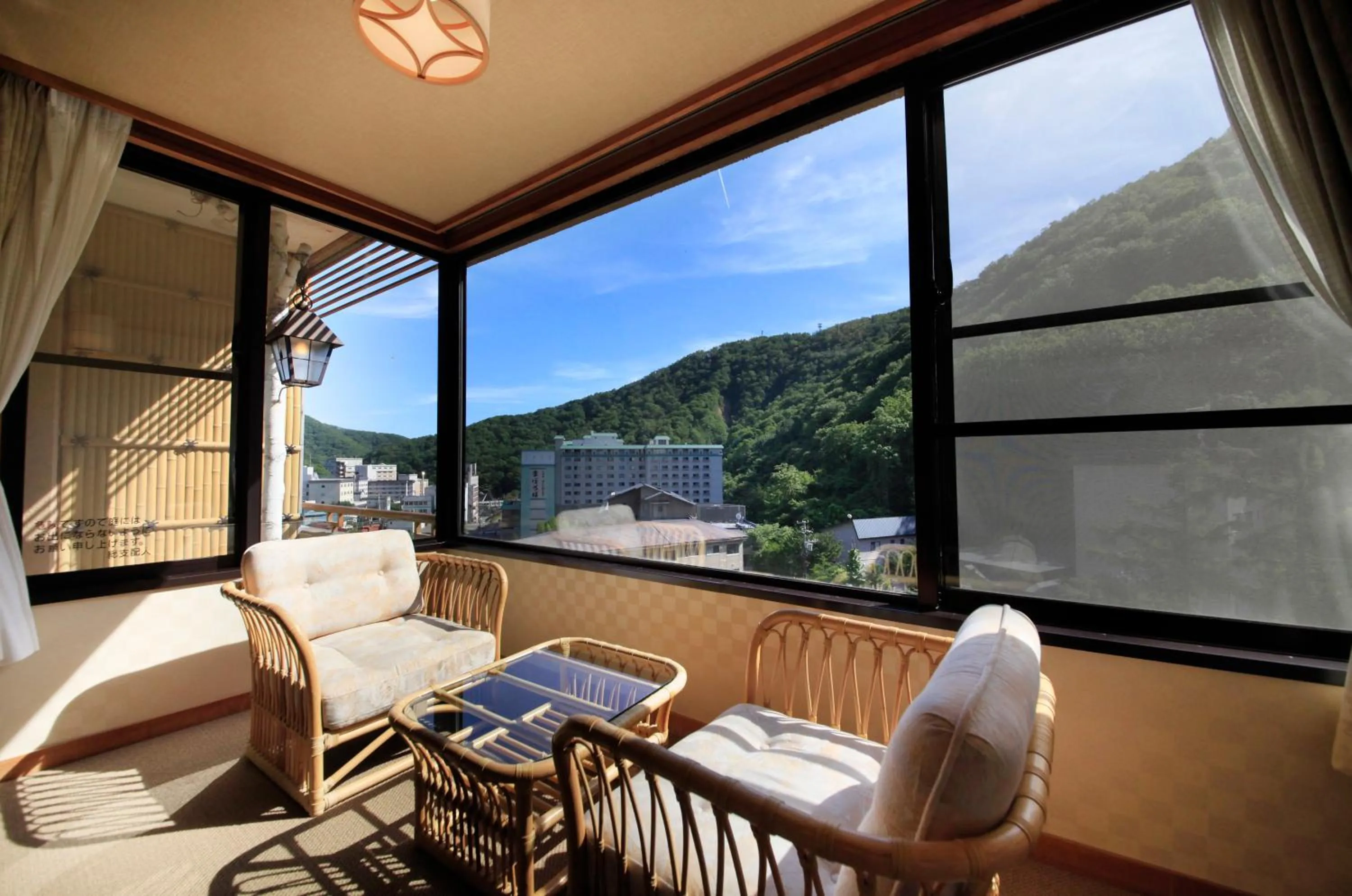 Photo of the whole room in Ryotei Hanayura