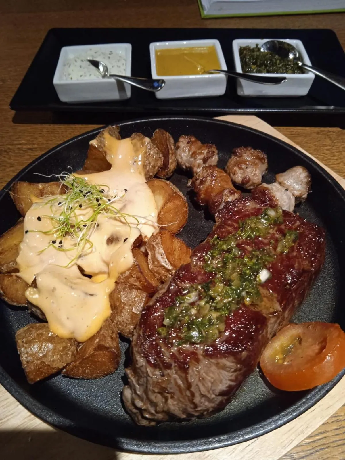 Restaurant/places to eat in Hotel La Tour d'Aï