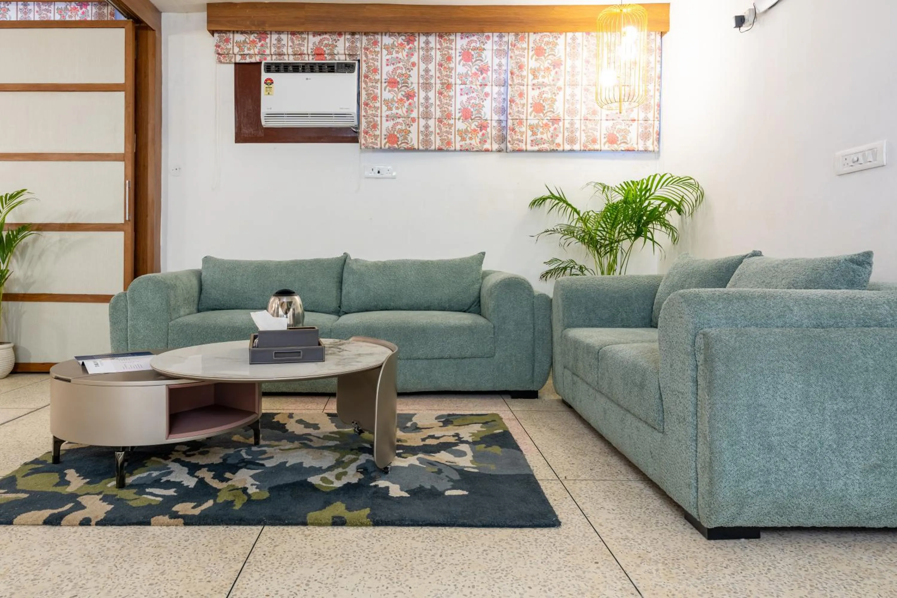 Seating area in Homlee-Excellency Large 4BHK-South Delhi- NFC