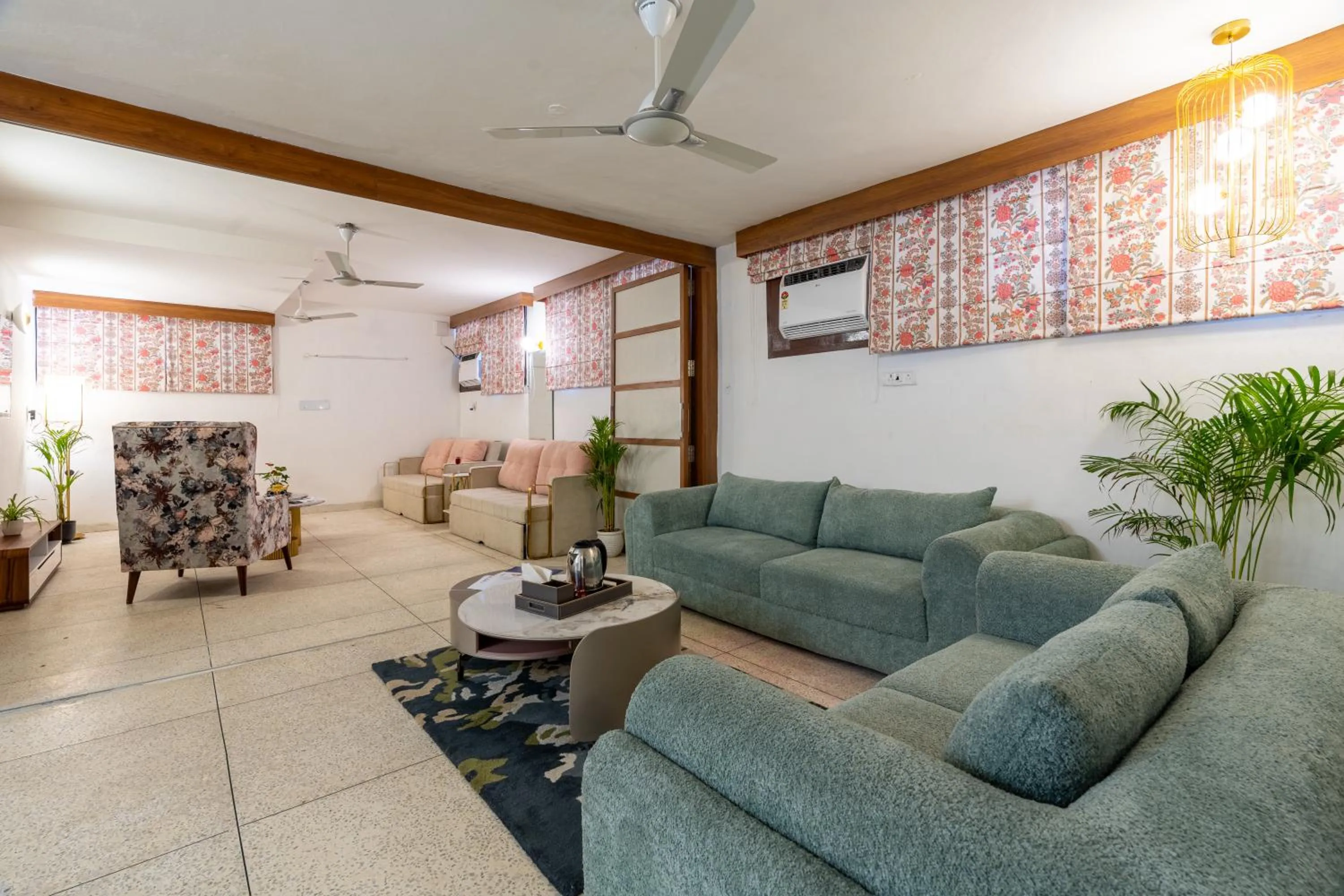 TV and multimedia in Homlee-Excellency Large 4BHK-South Delhi- NFC