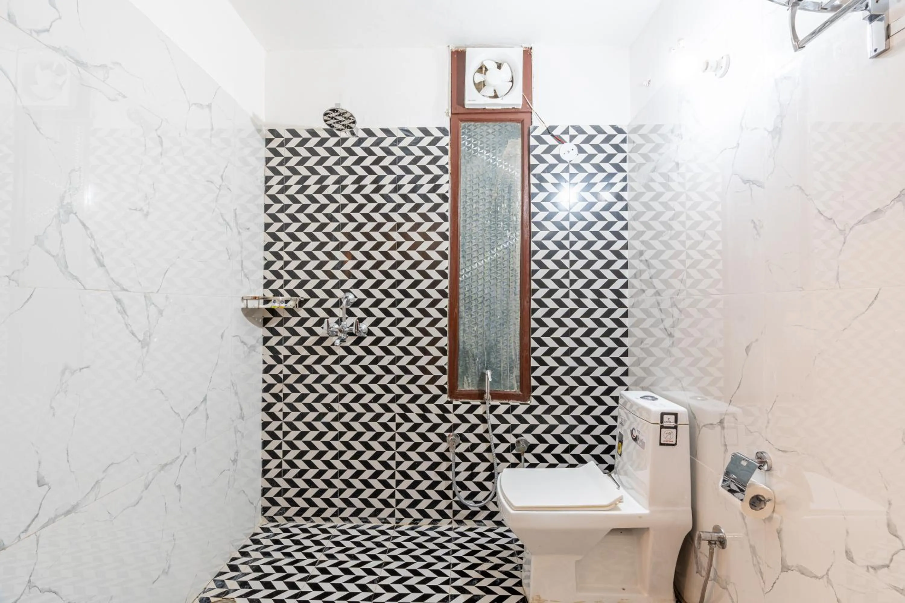 Shower in Homlee-Excellency Large 4BHK-South Delhi- NFC