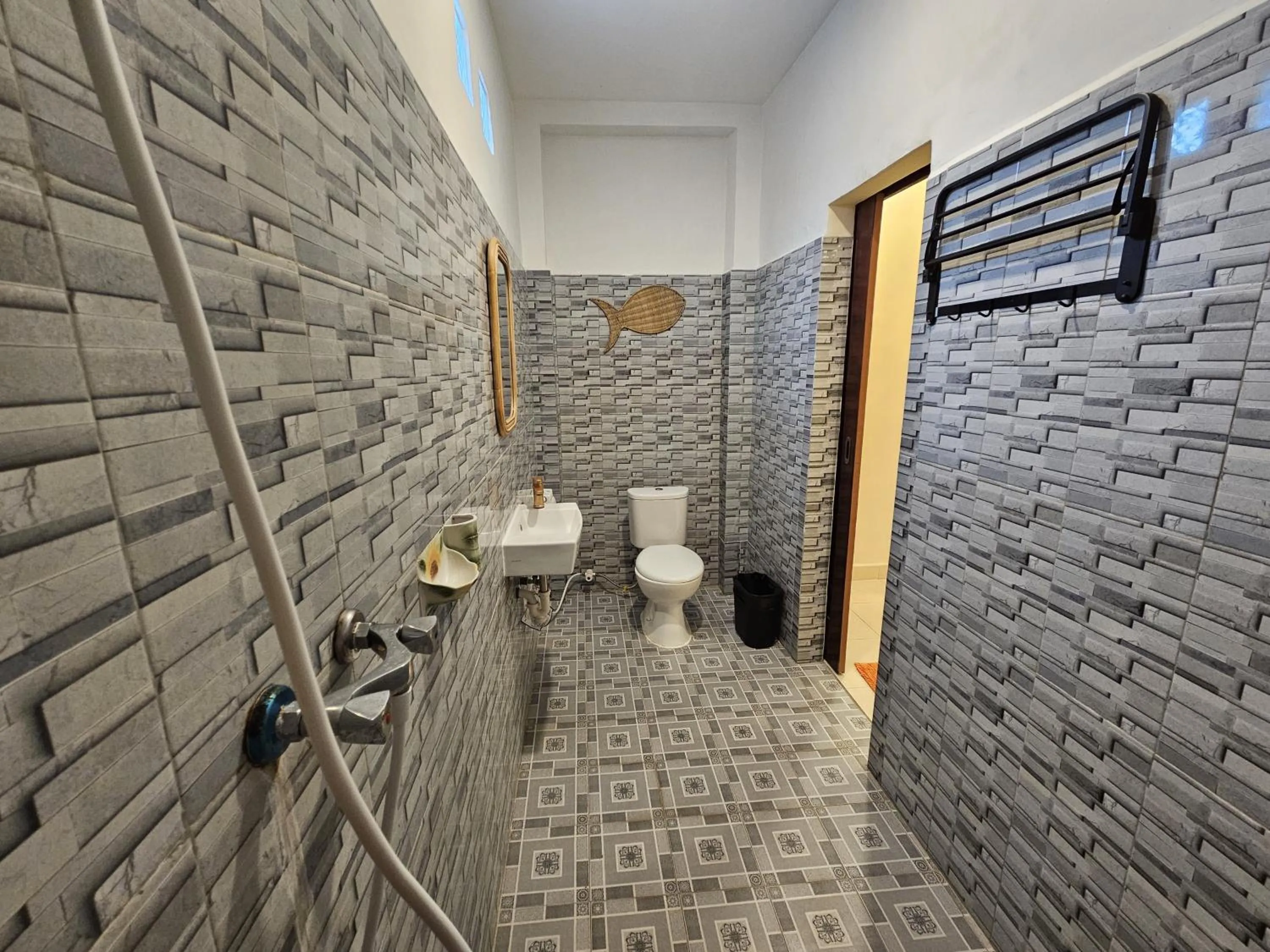 Shower in Risna Homestay