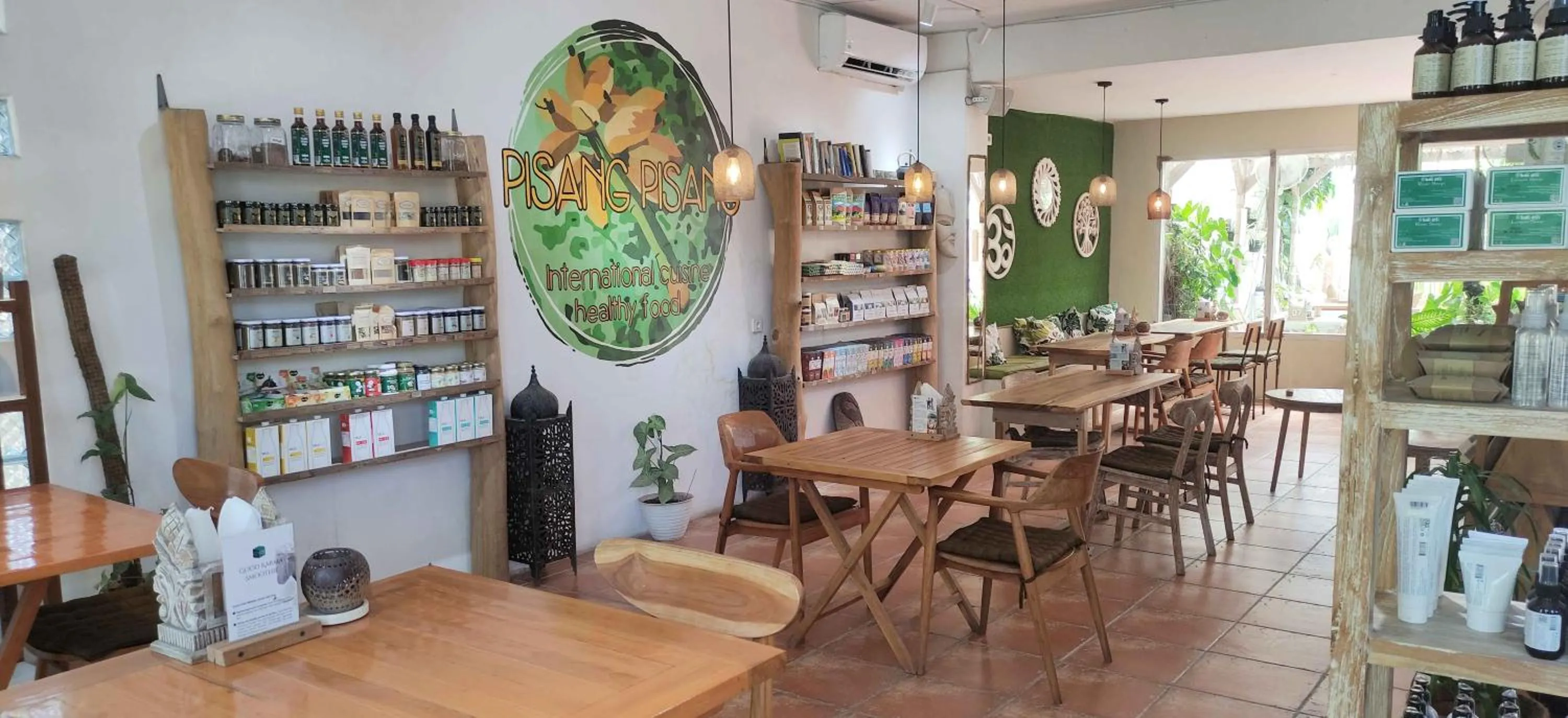 Restaurant/places to eat in Risna Homestay