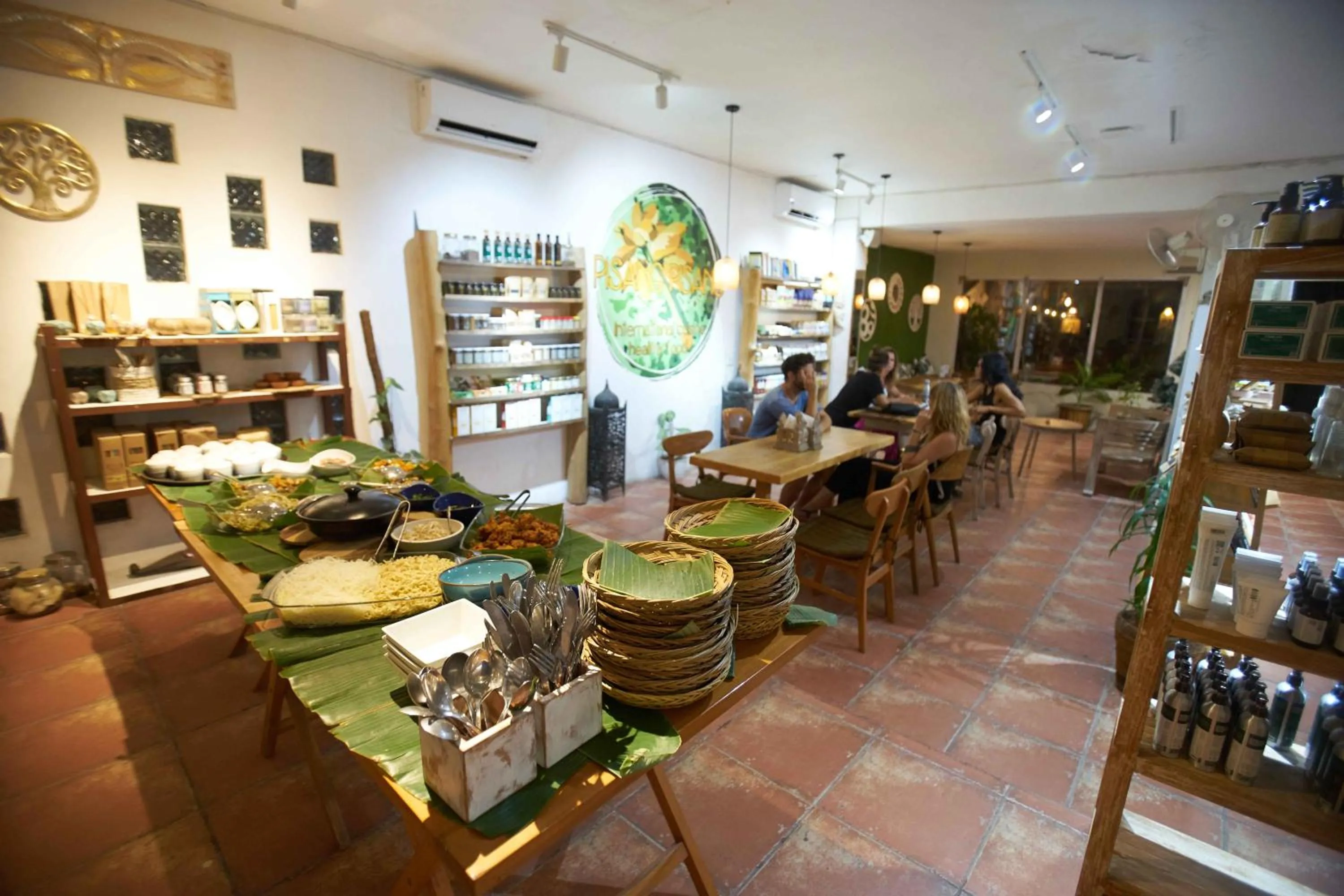 Restaurant/places to eat in Risna Homestay