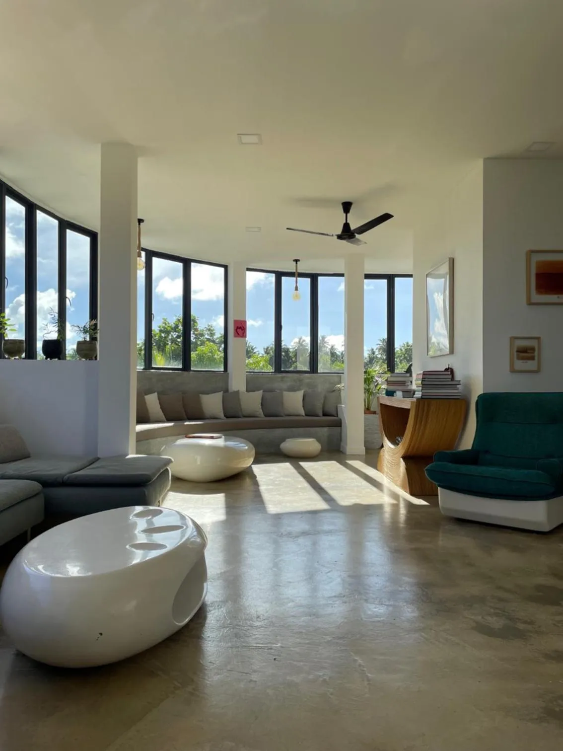 Living room in EQ SURF RETREAT