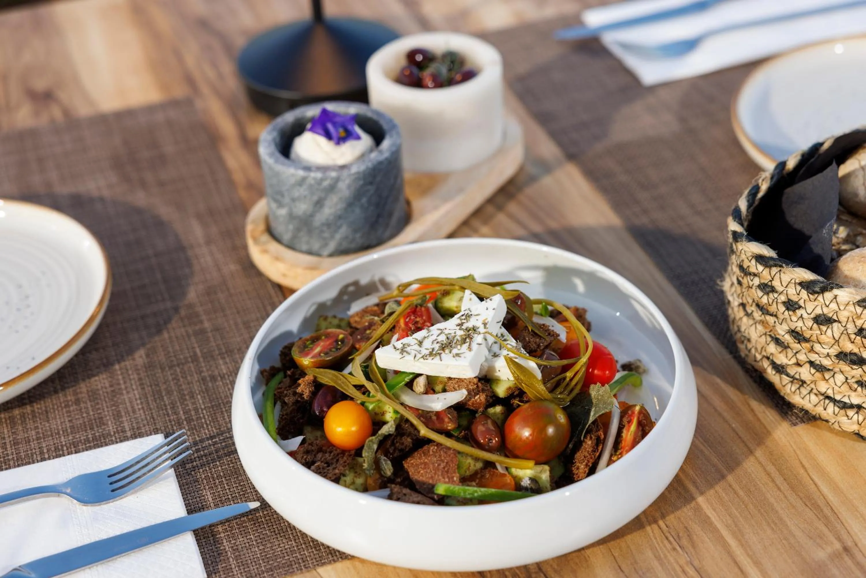 Deos Luxury Suites - Adults Only