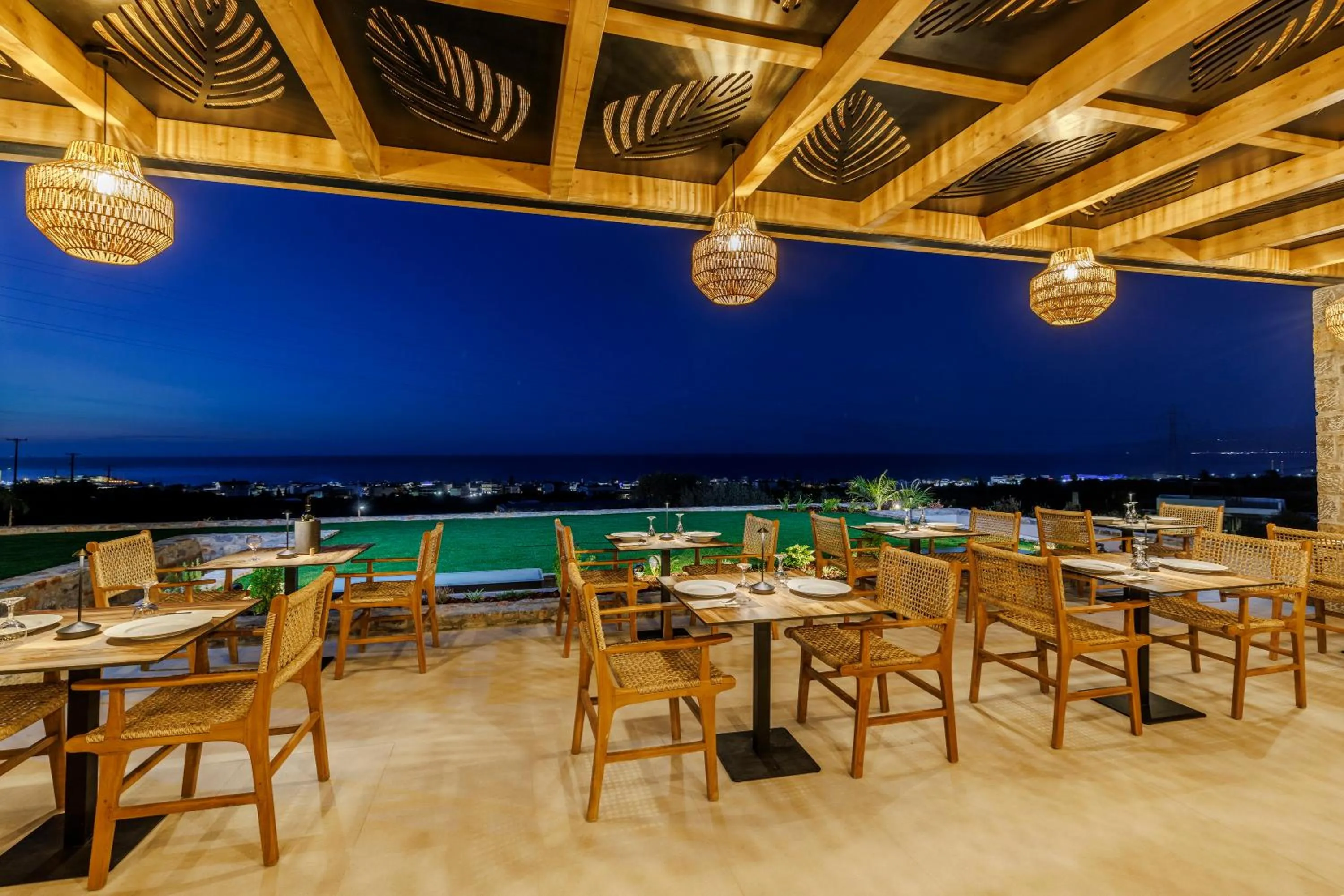 Restaurant/places to eat in Deos Luxury Suites - Adults Only