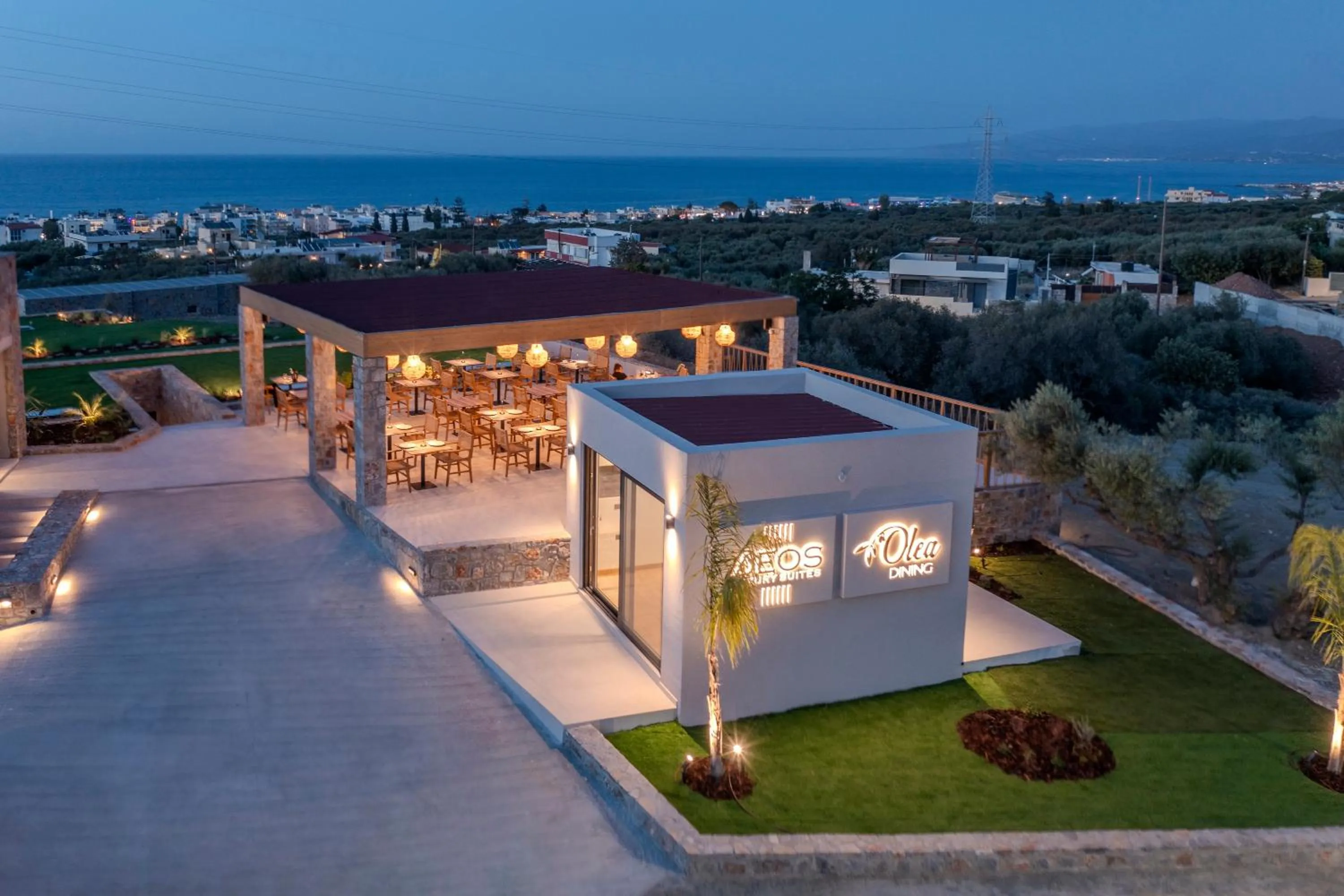 Deos Luxury Suites - Adults Only