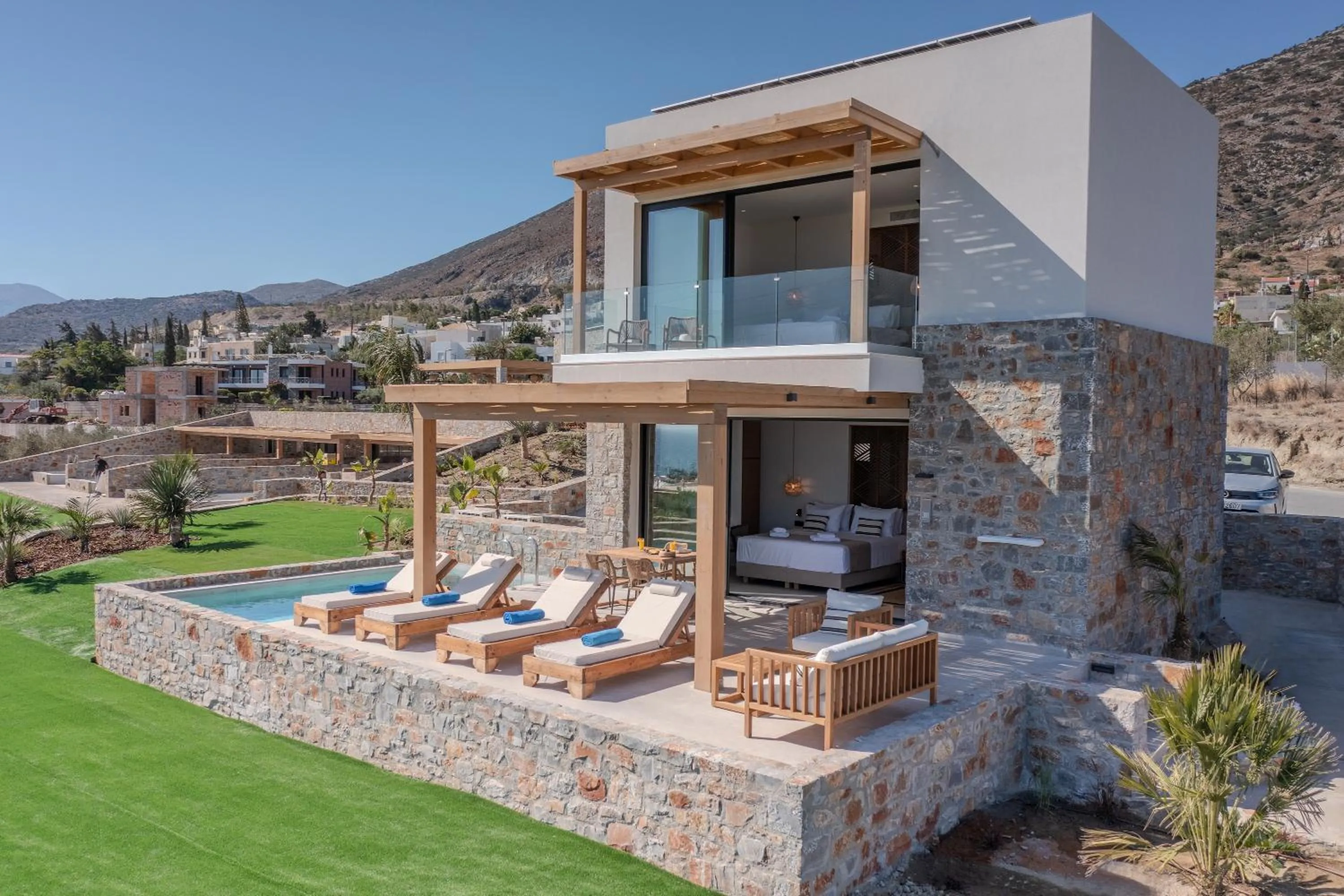 Deos Luxury Suites - Adults Only