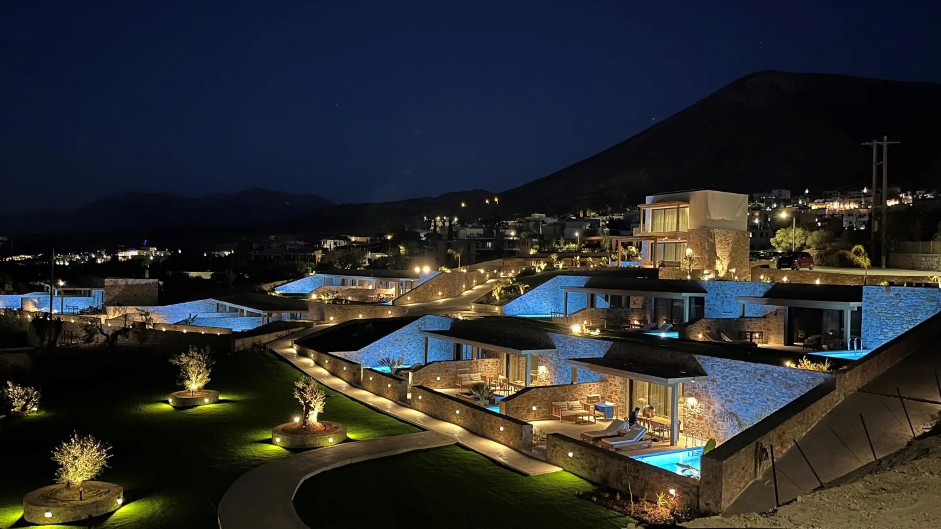 Deos Luxury Suites - Adults Only