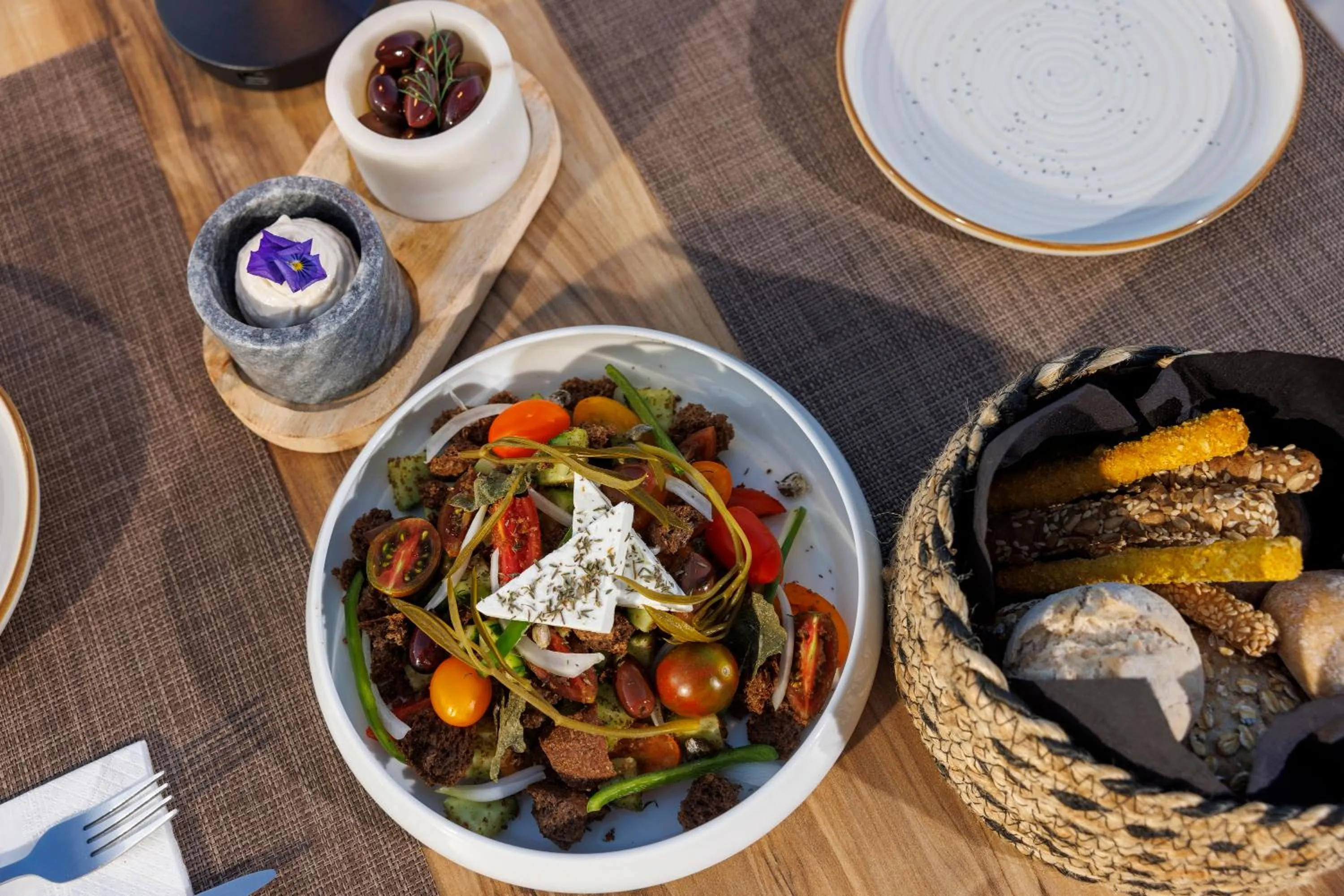 Deos Luxury Suites - Adults Only