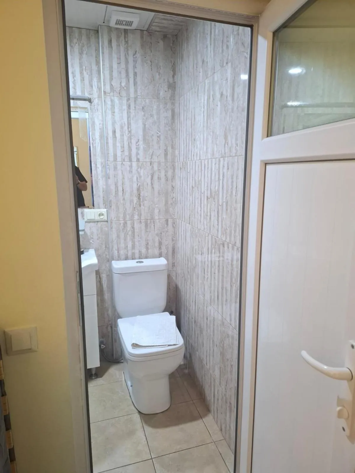 Shower in Red Fox Guesthouse