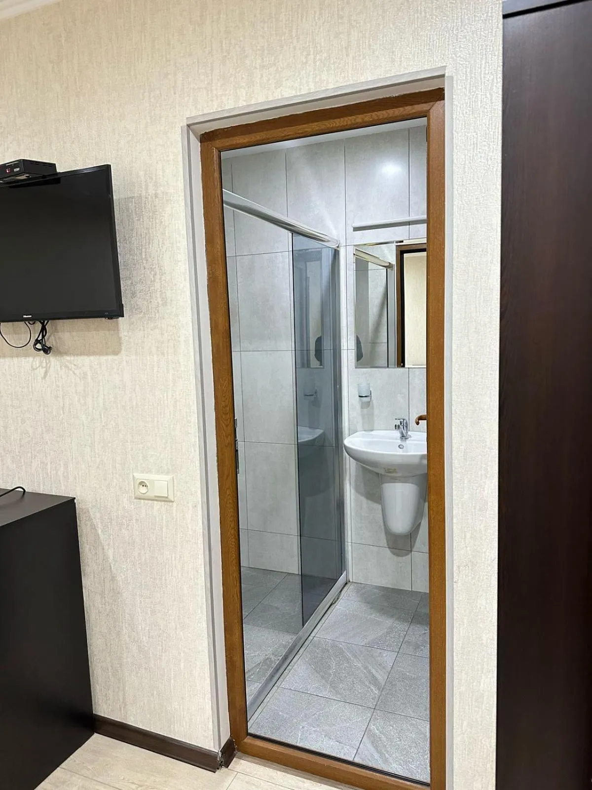 Shower in Red Fox Guesthouse