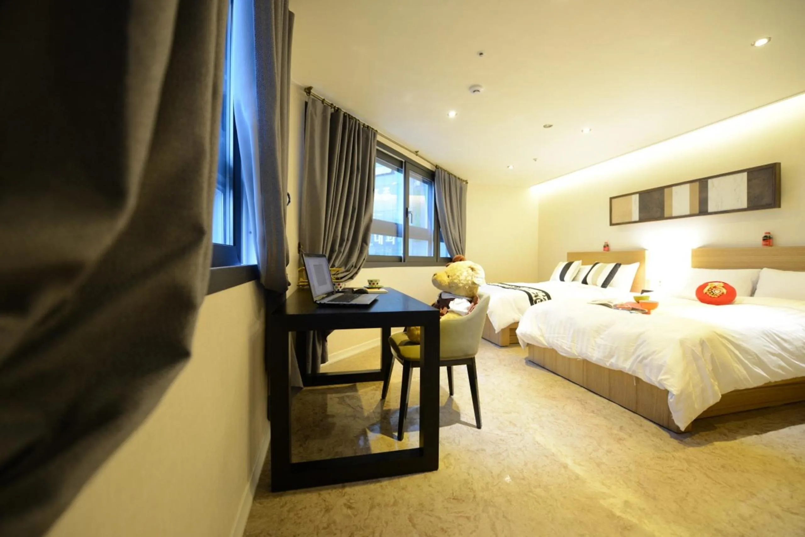 Photo of the whole room, Bed in Dunsan Graytone Hotel