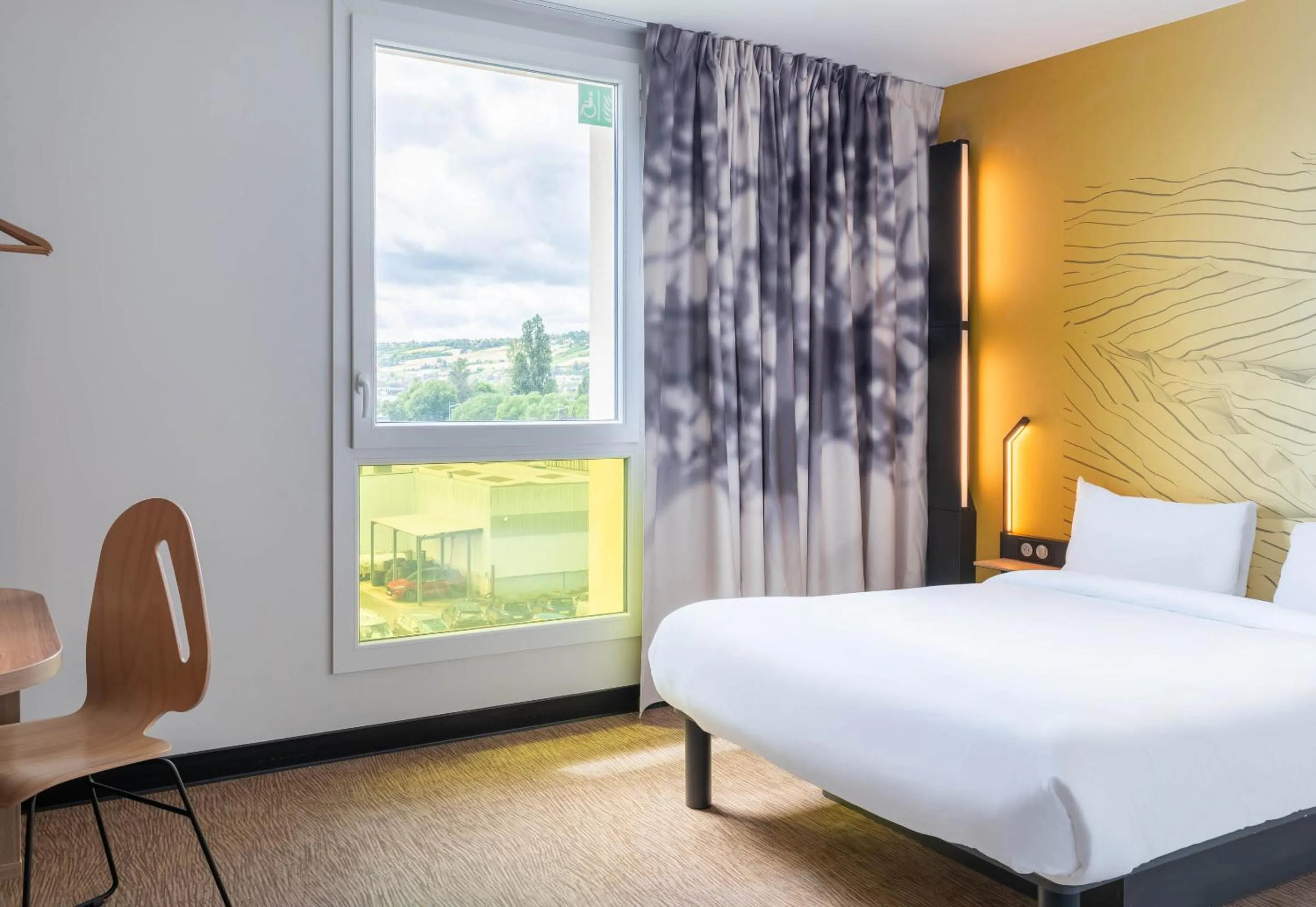 Bedroom, Bed in B&B HOTEL Villefranche-sur-Saône Sud